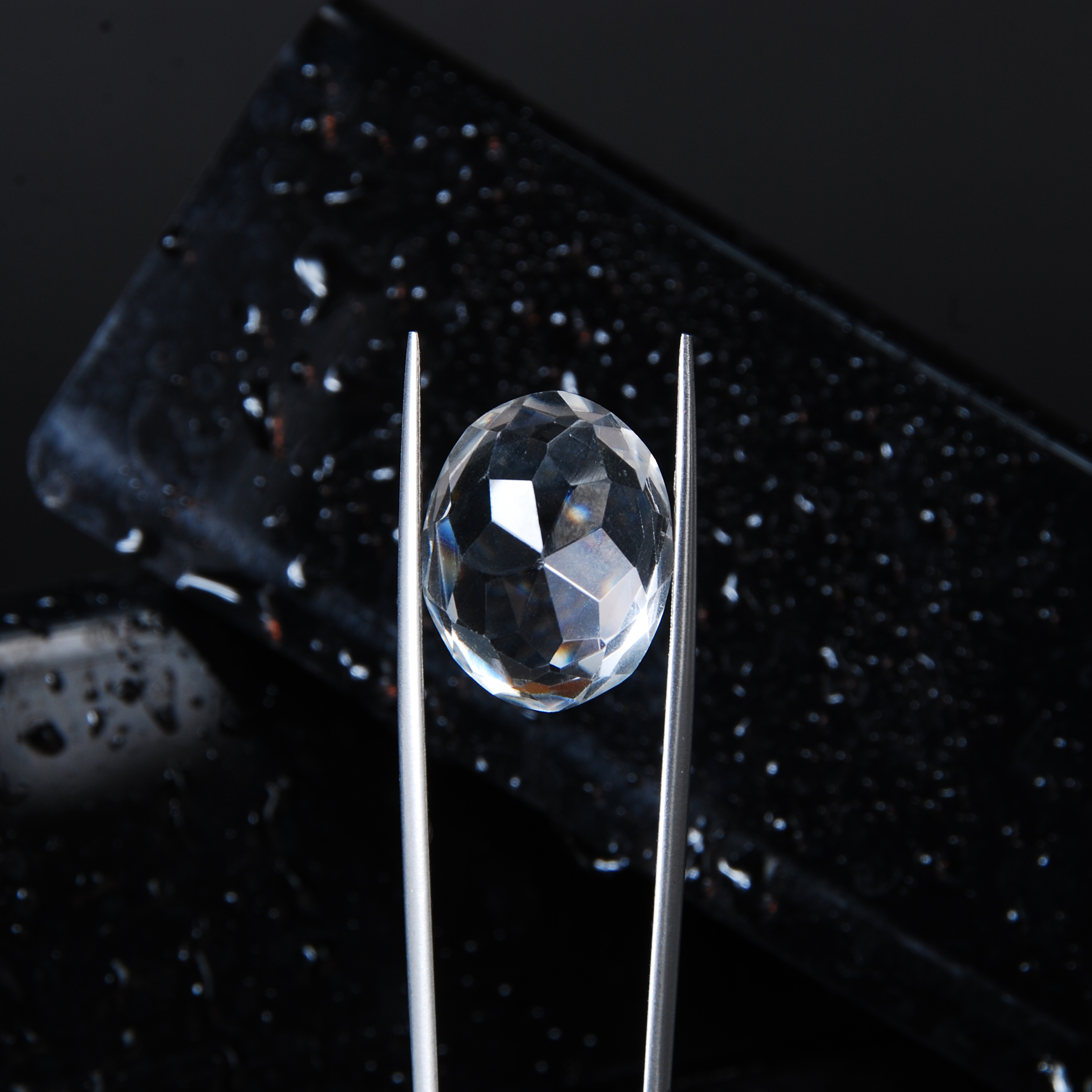 کوارتز شفاف اوال (بیضی) 3.60گرم تراش فست