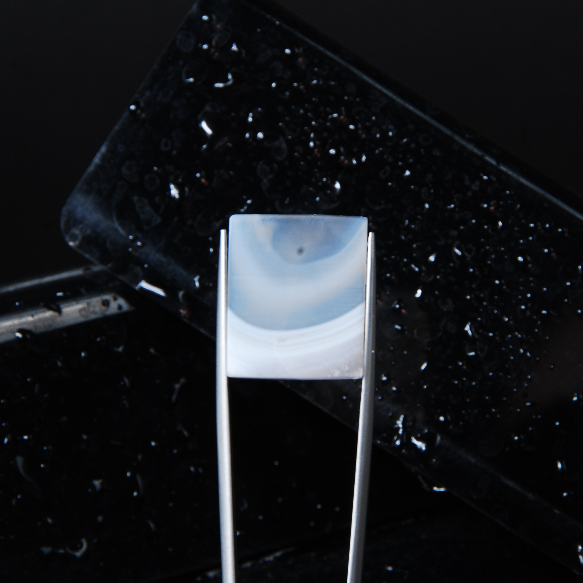 نگین عقیق سلیمانی مربعی شفاف 2.81گرم