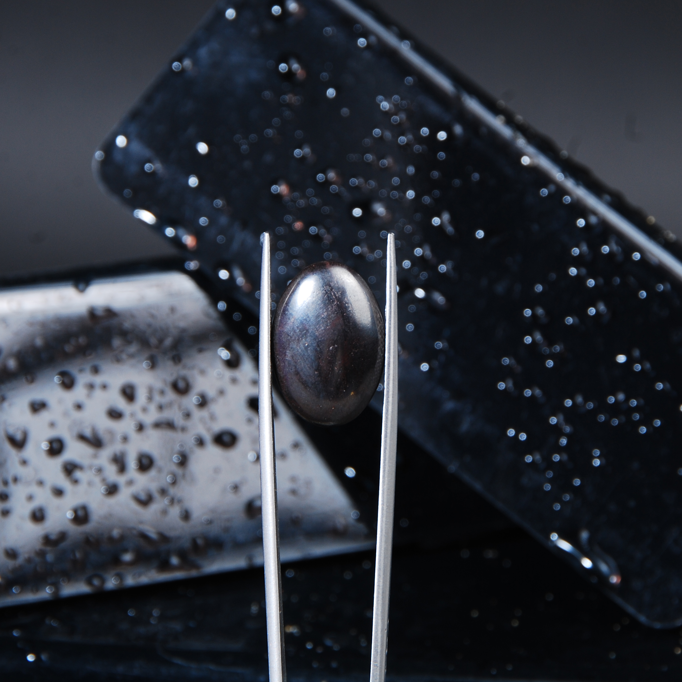 سنگ حدید نقره ای بیضی 2.89گرم