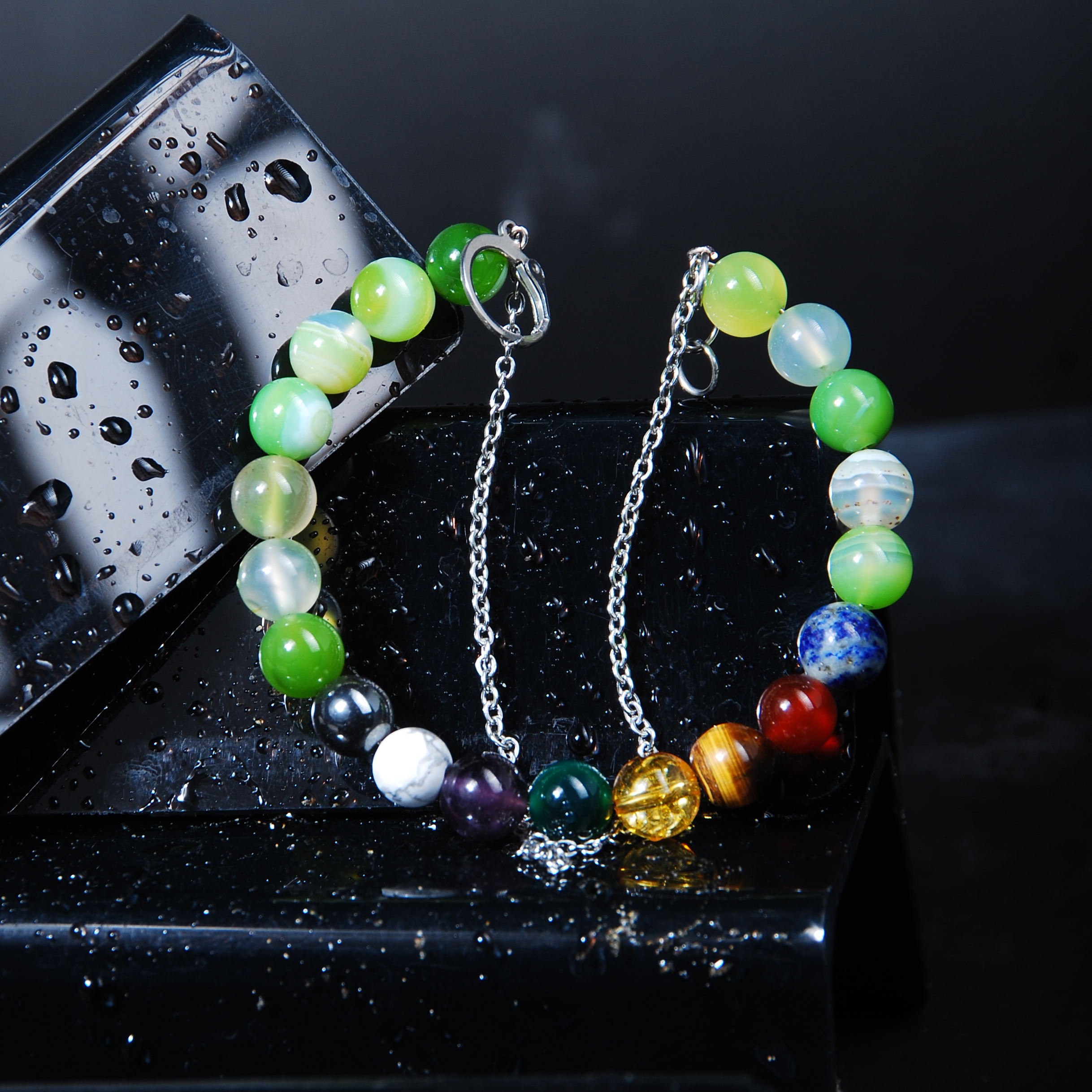 دستبند هفت چاکرا با سنگ عقیق سلیمانی سبز