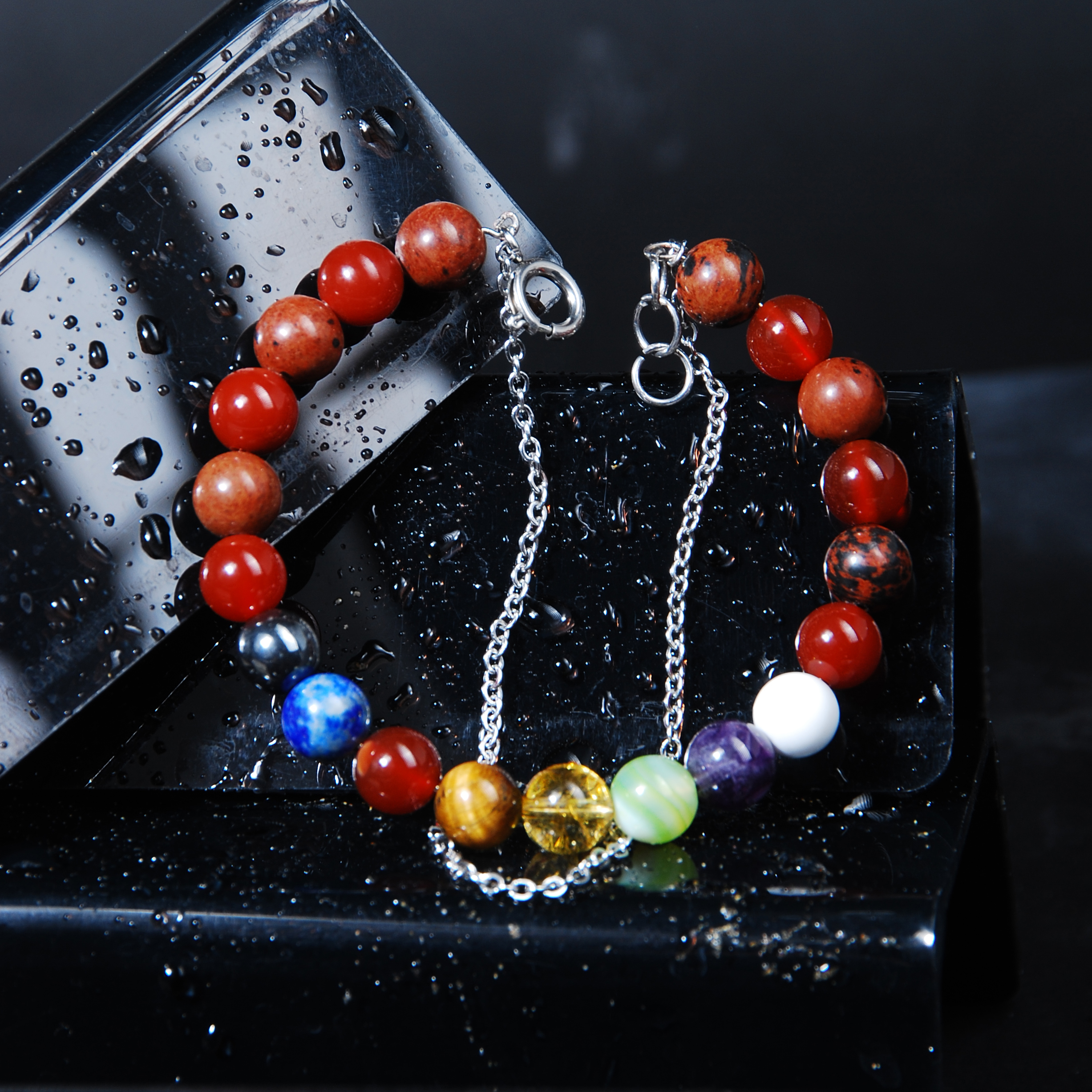 دستبند هفت چاکرا با سنگ عقیق قرمز و جاسپر سرخ