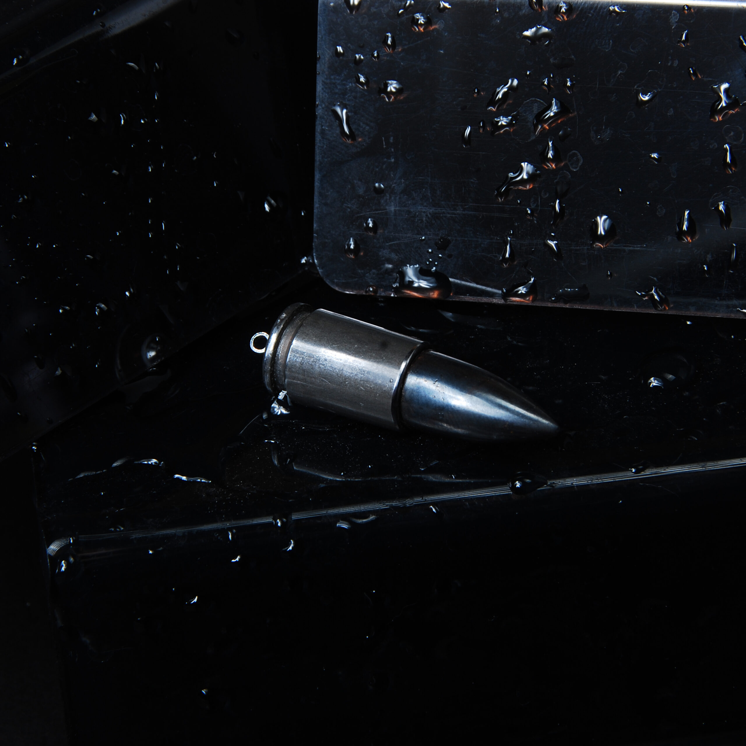 گردنبند اسپرت پوکه فشنگ حدید نقره ای