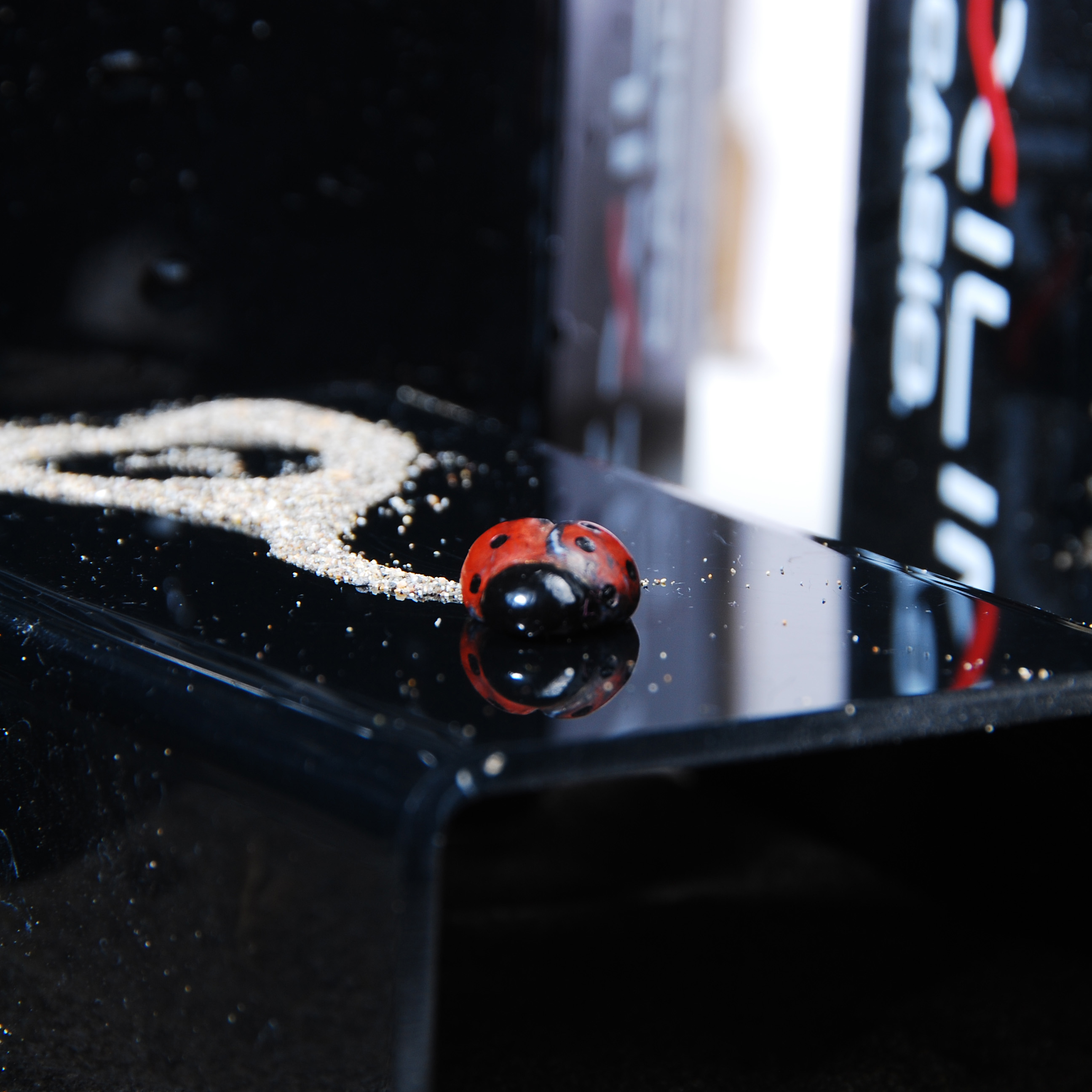 گردنبند کفش دوزک سنگ جسپلیت 1.46گرم