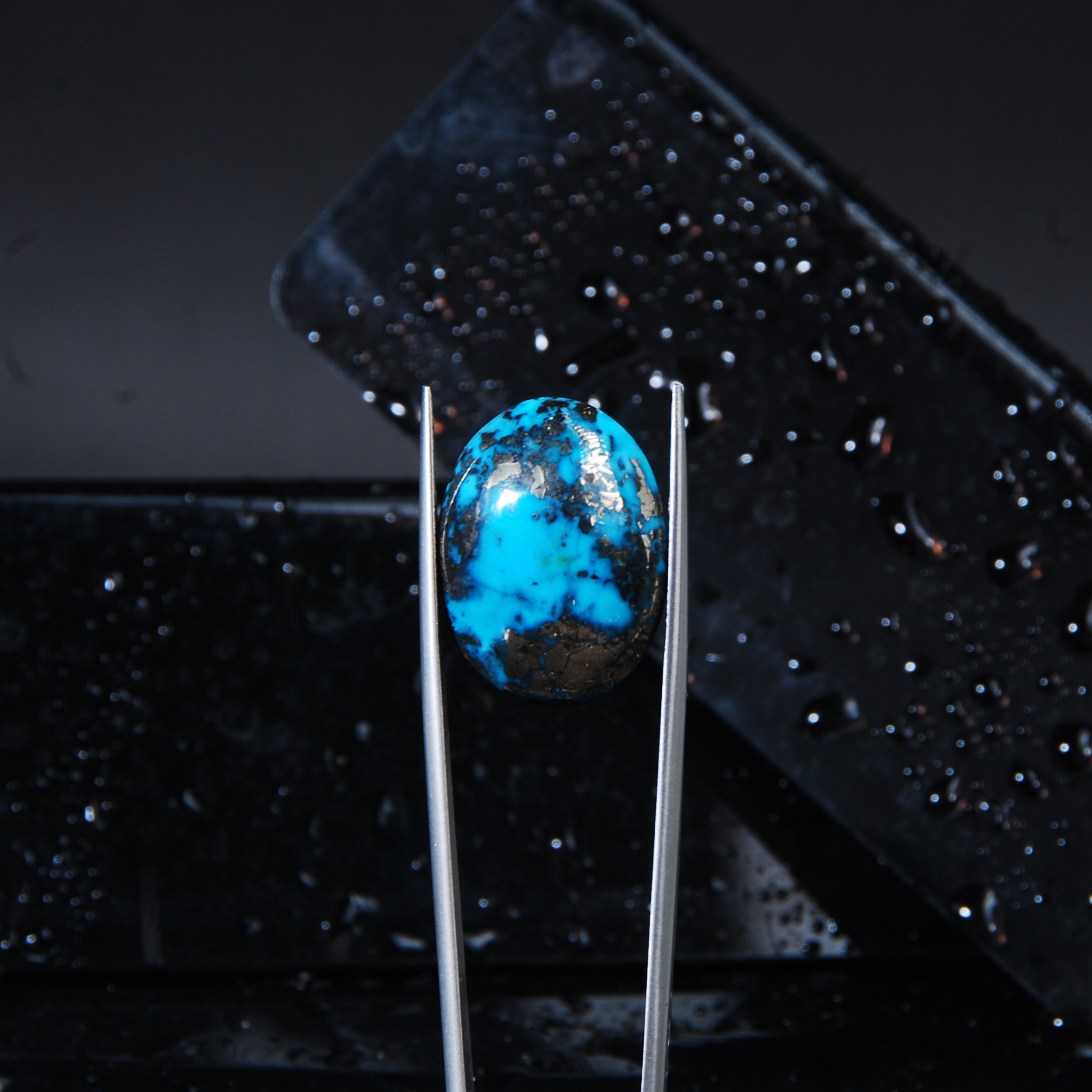 نگین فیروزه کرمان آبی بیضی تمام مغز (احیا شده ) 7.06گرم