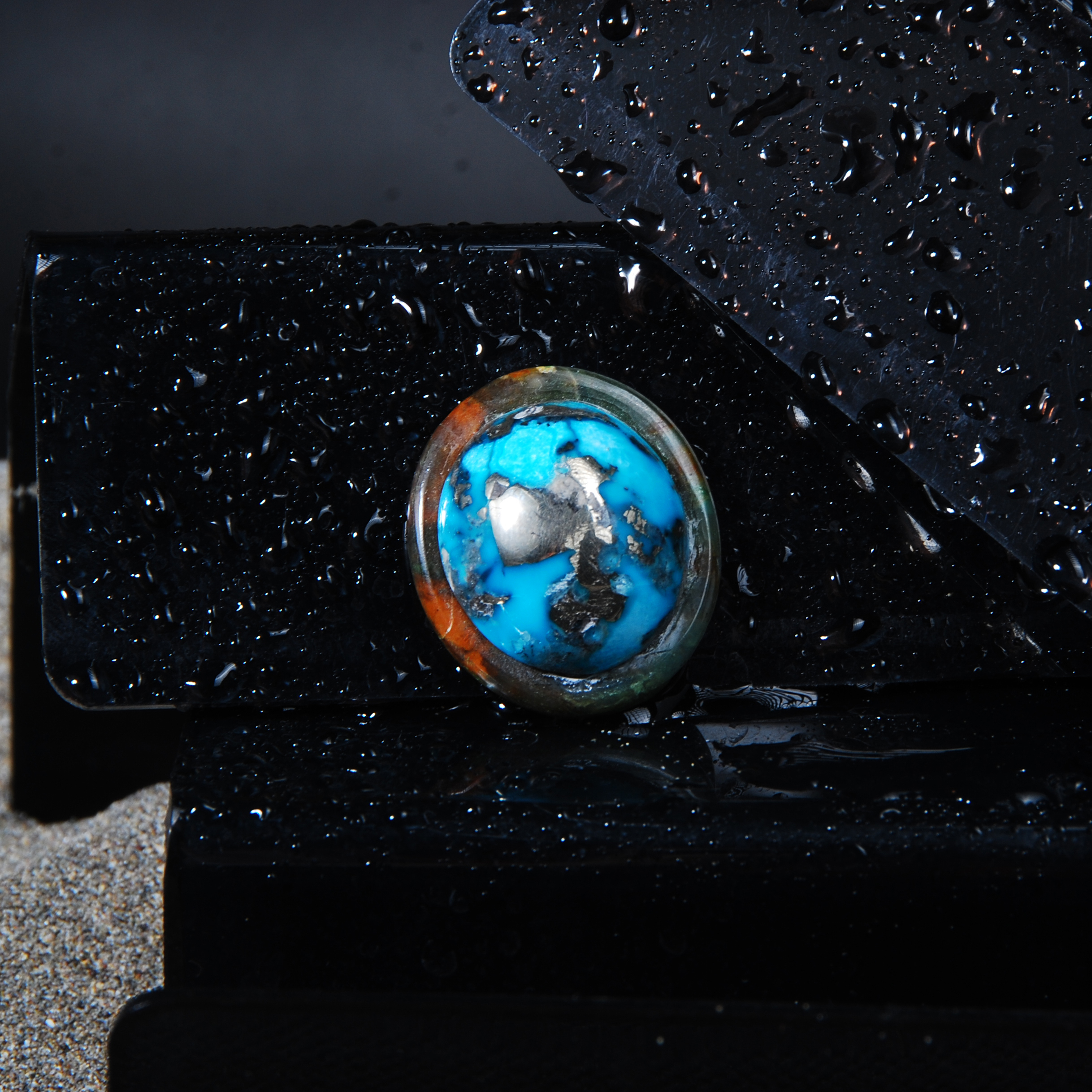 نگین عقیق سبز گرد و فیروزه کرمان آبی بیضی (احیا شده ) 11.98گرم