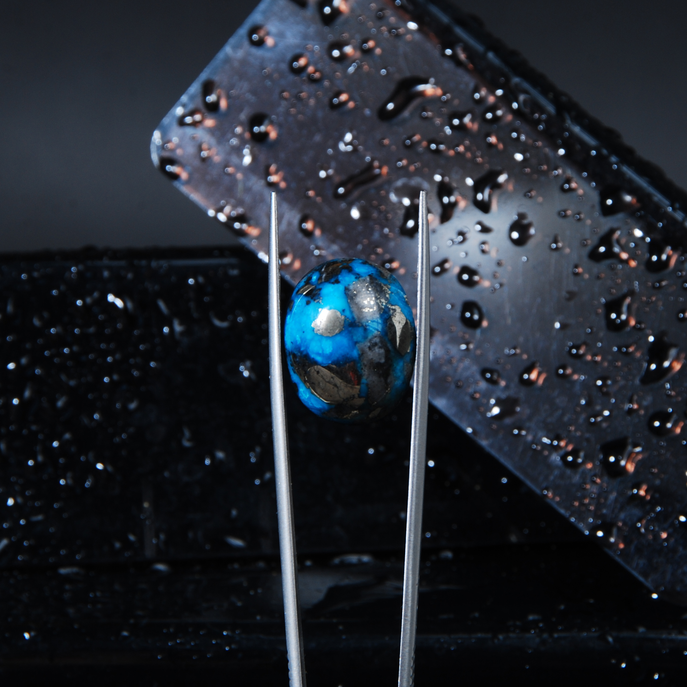 نگین فیروزه کرمان آبی بیضی (احیا شده) 4.83گرم