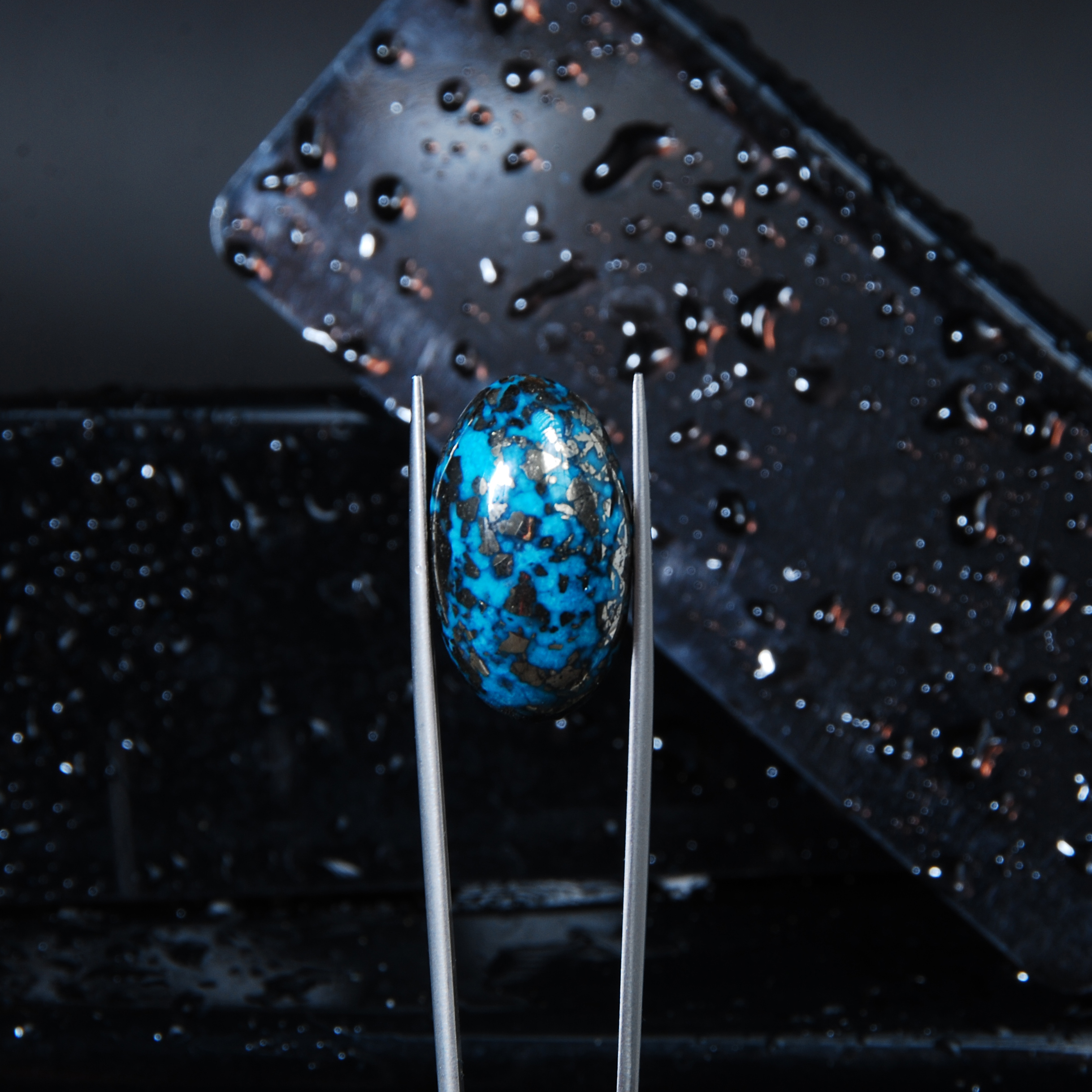 نگین فیروزه کرمان آبی بیضی (احیا شده) 6.30گرم