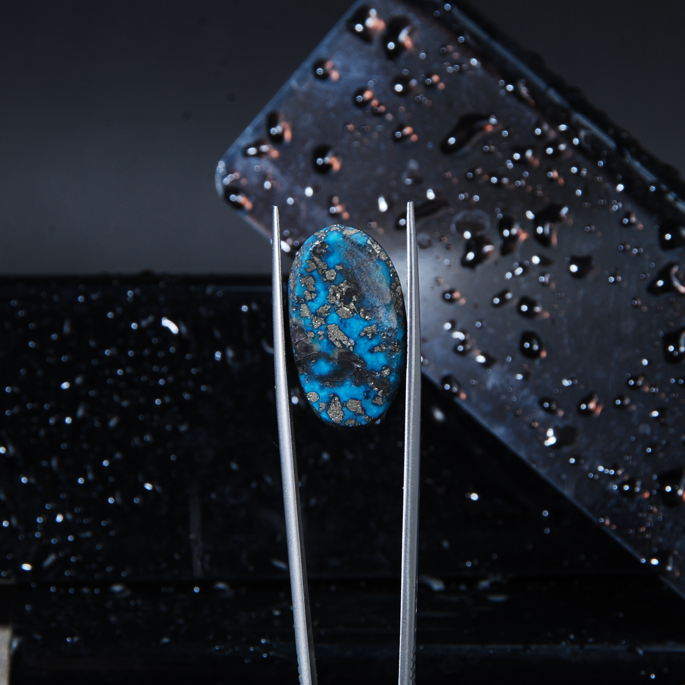 نگین فیروزه کرمان آبی بیضی (احیا شده) 6.30گرم