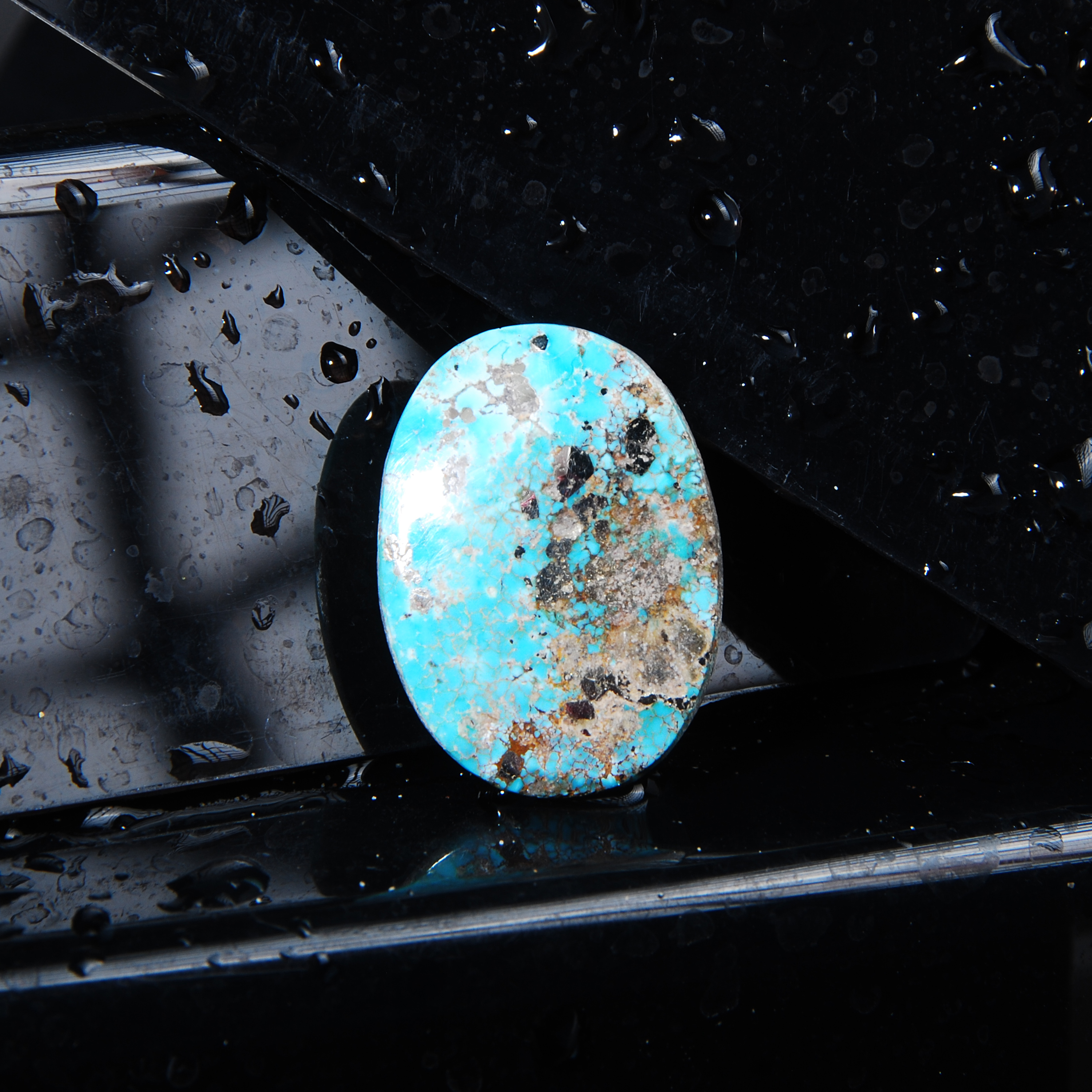 فیروزه نیشابور آبی پیریت دار طبیعی بیضی 8.05گرم