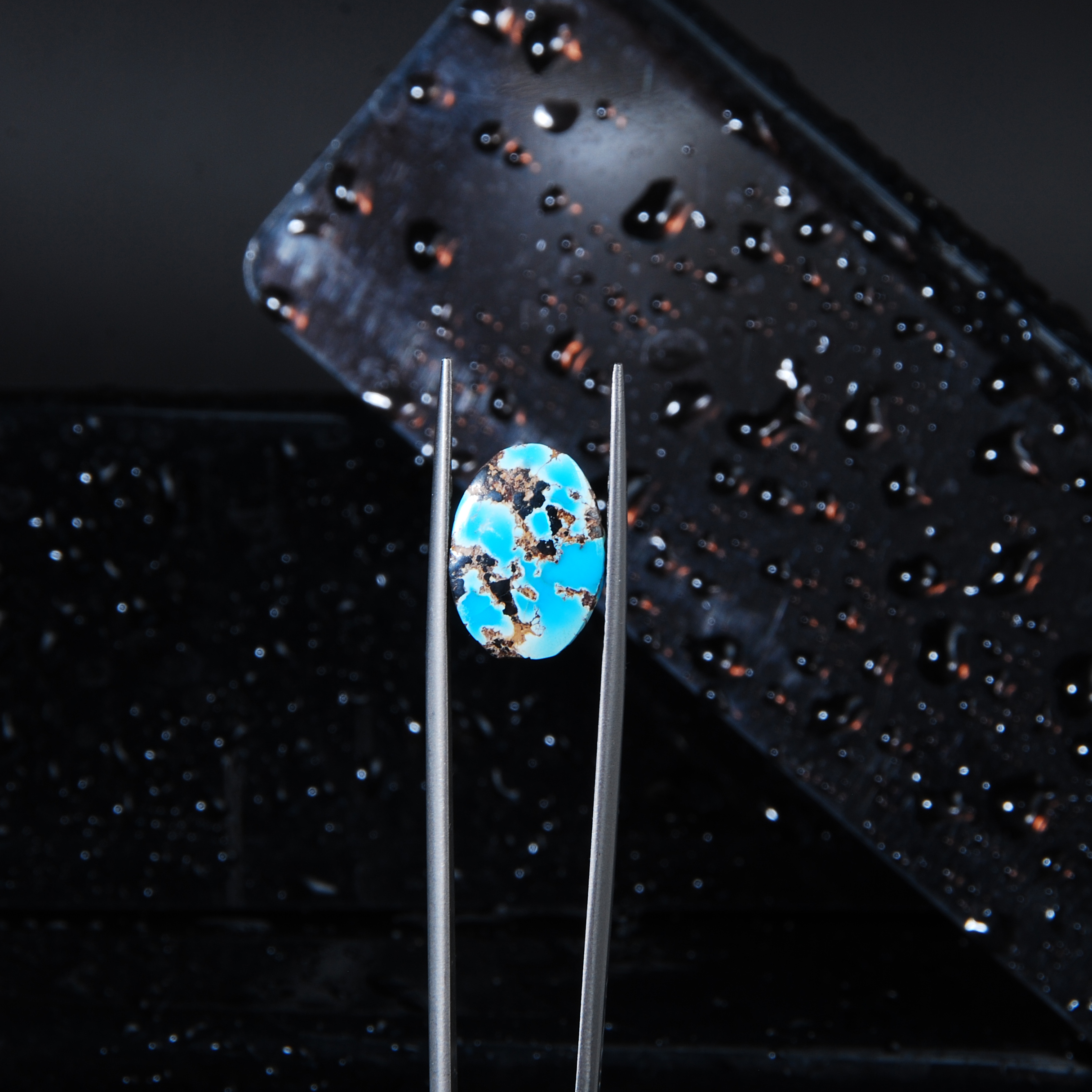 نگین فیروزه نیشابور رگه دار بیضی 1.45گرم