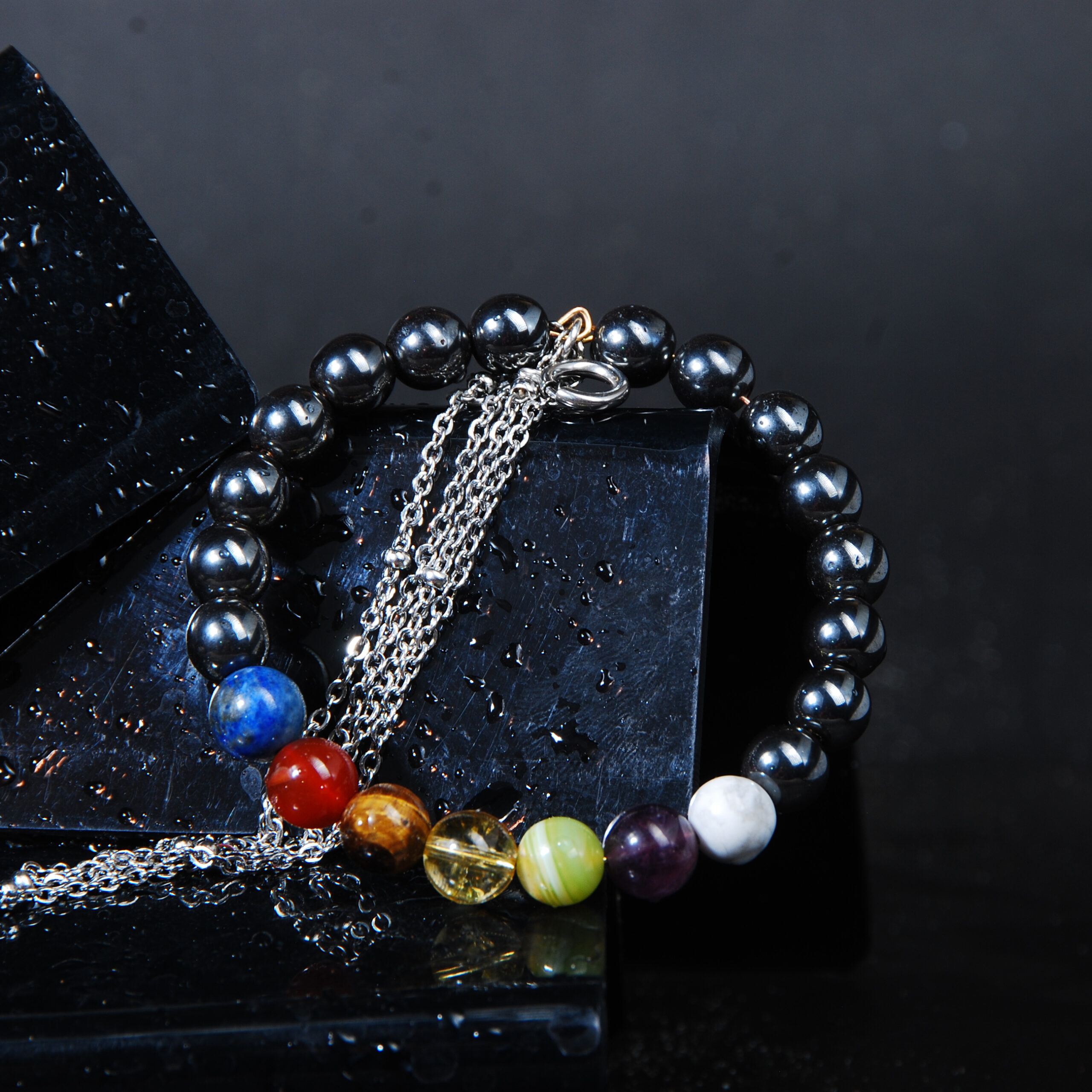 دستبند هفت چاکرا با سنگ حدید و زنجیر نقره ای