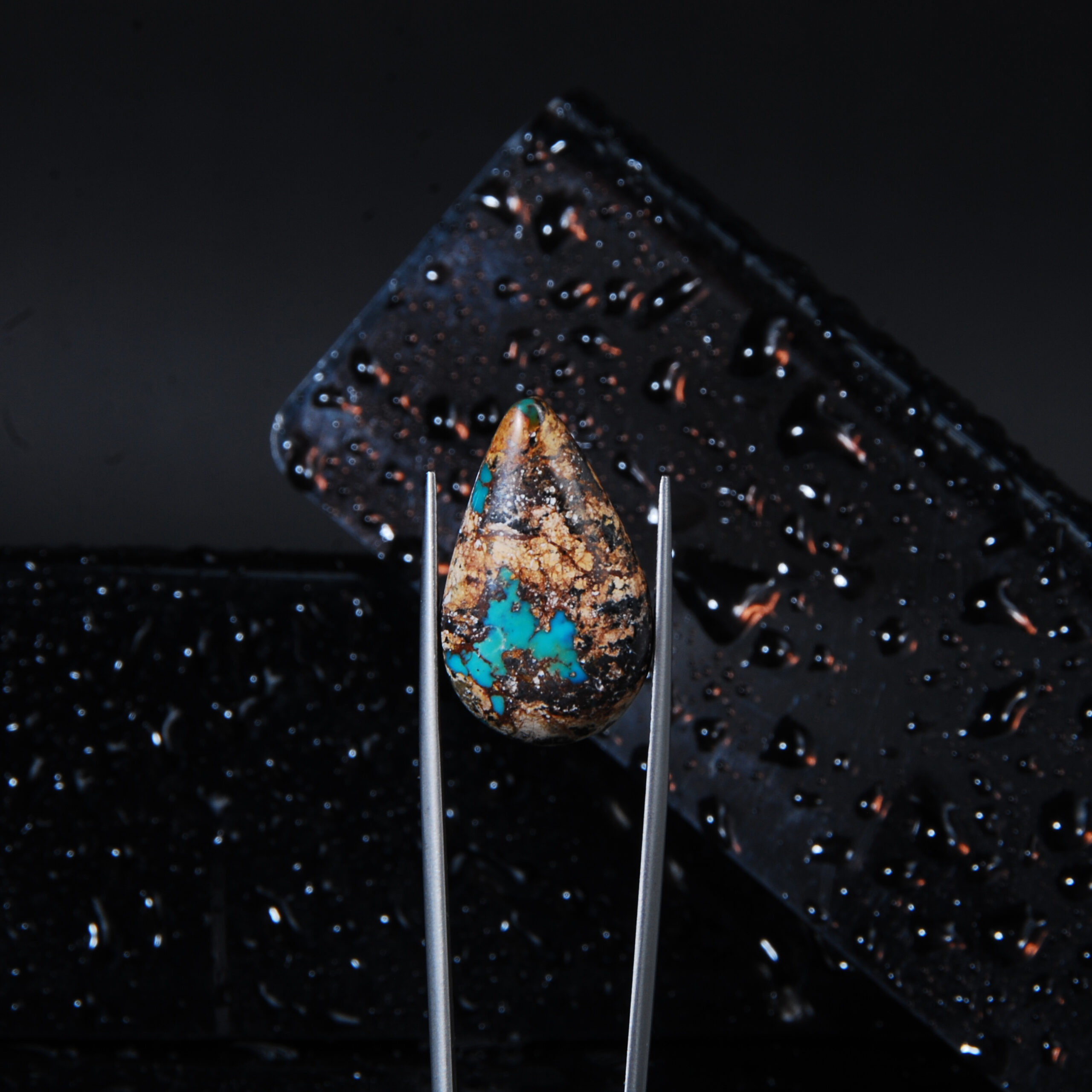 نگین فیروزه نیشابور خاک دار اشک 4.41گرم