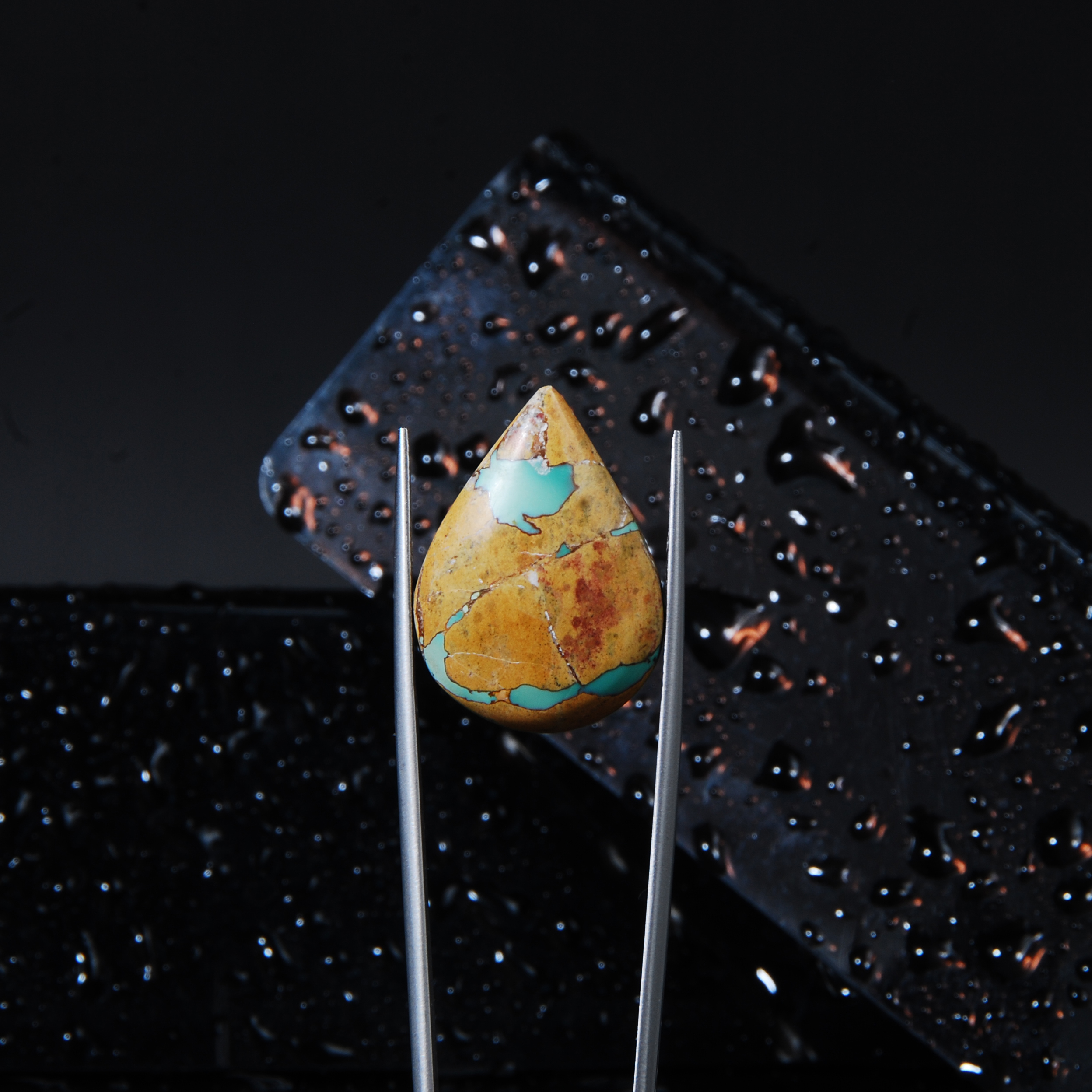 آب در بیابان