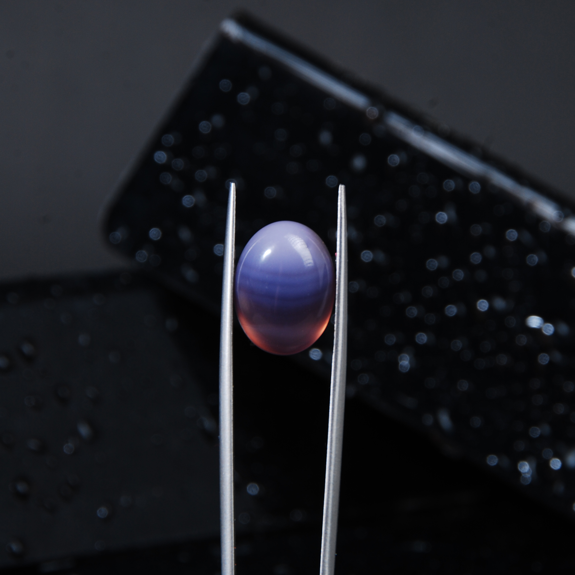 سنگ نگین عقیق سوسنی بیضی 2.01 گرم