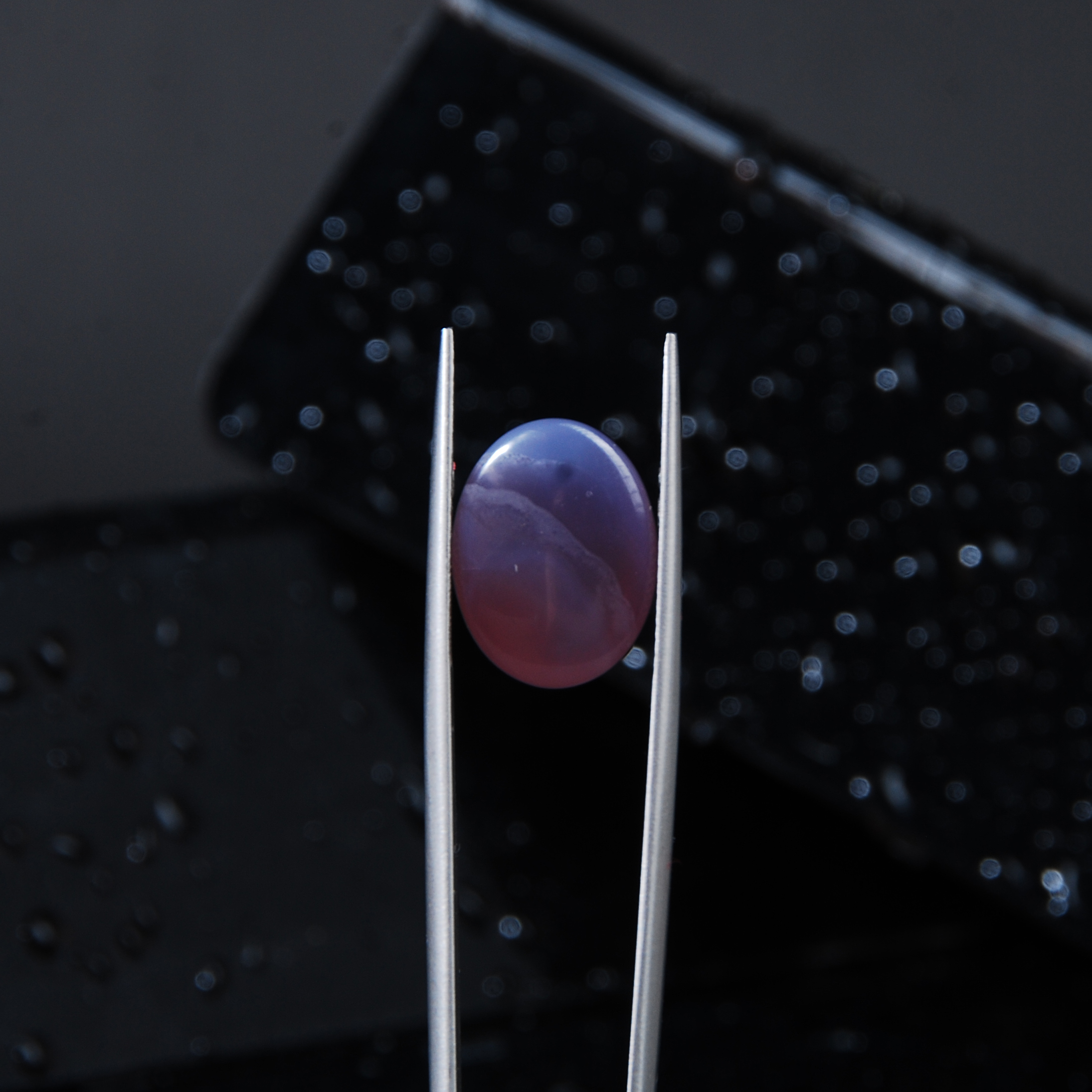 عقیق سوسنی بیضی 2.09 گرم