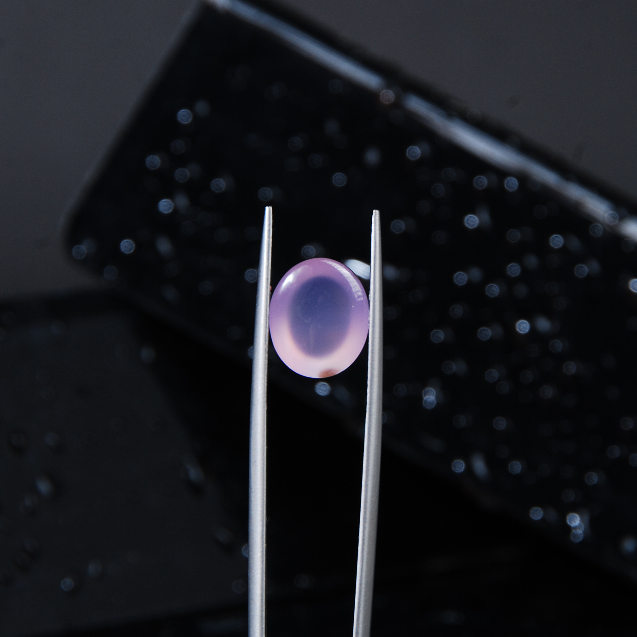 نگین عقیق سوسنی(صورتی) بیضی 0.96 گرم