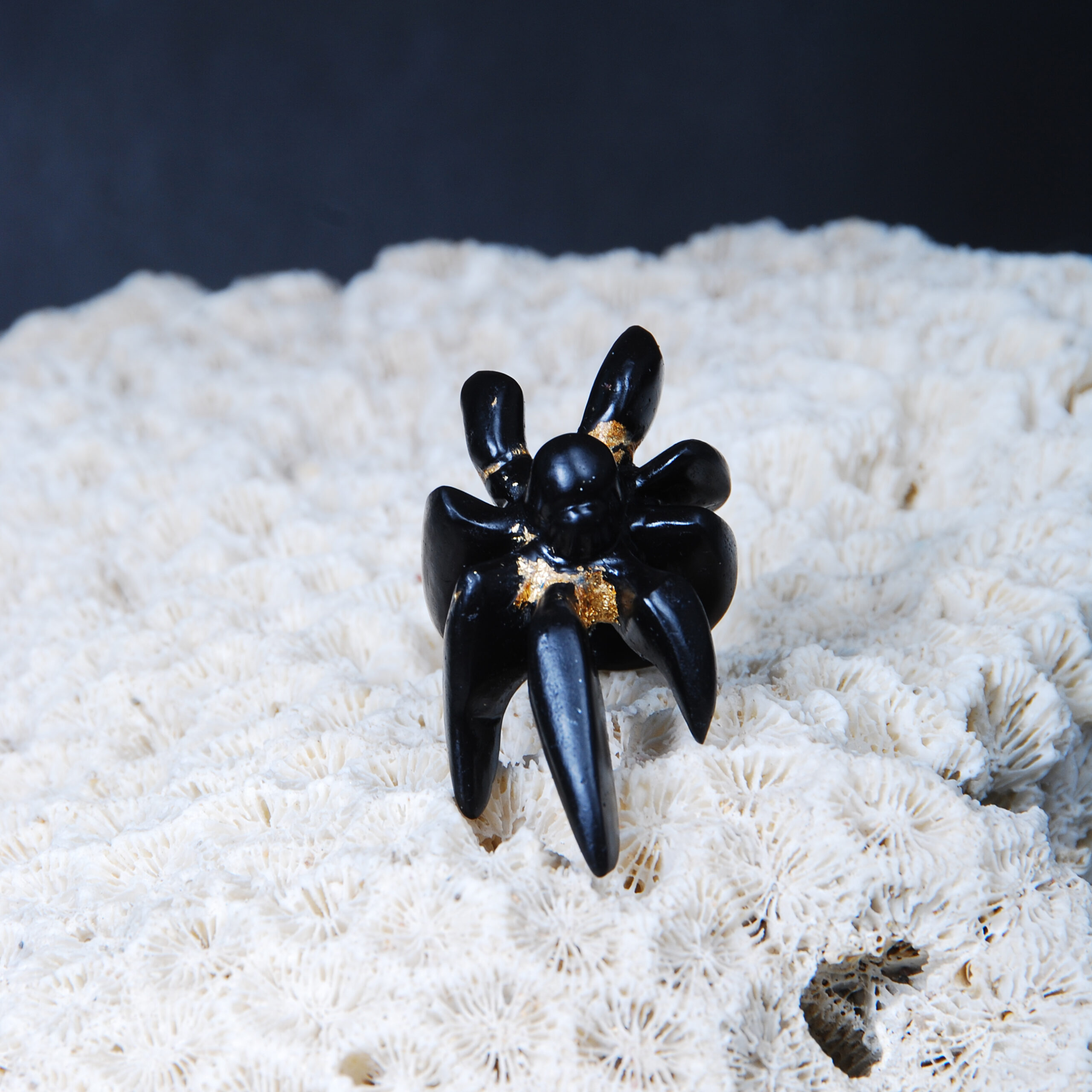 انگشتر سنگی عنکبوت سیاه سنگ اونیکس 7.14گرم