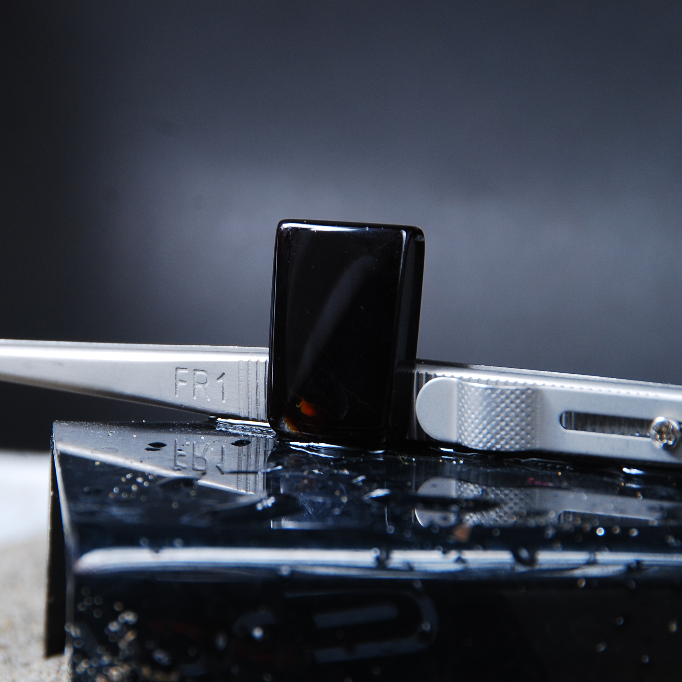 نگین عقیق مشکی مستطیلی 4.40گرم