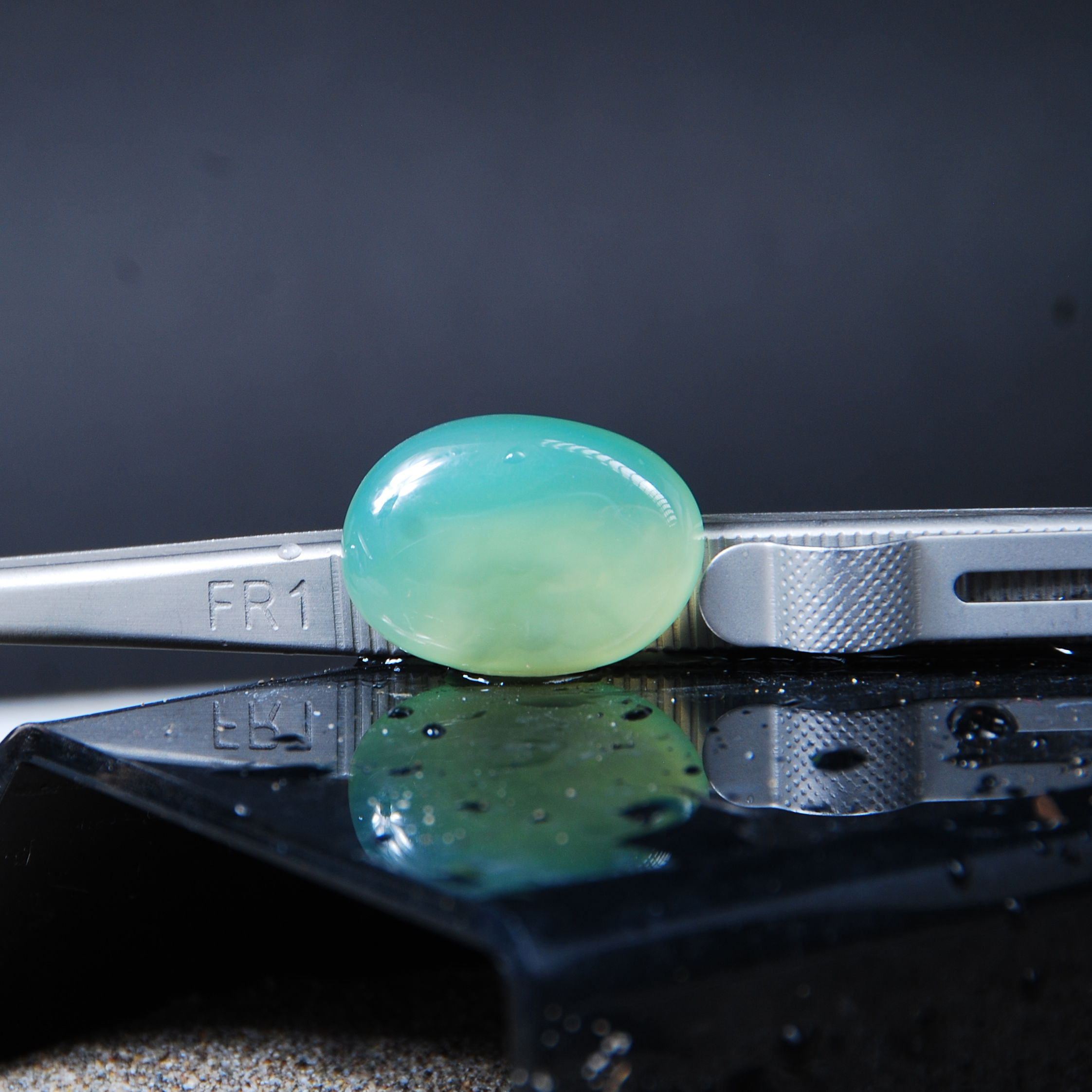 نگین عقیق سبز کاهویی طبیعی 4.26گرم