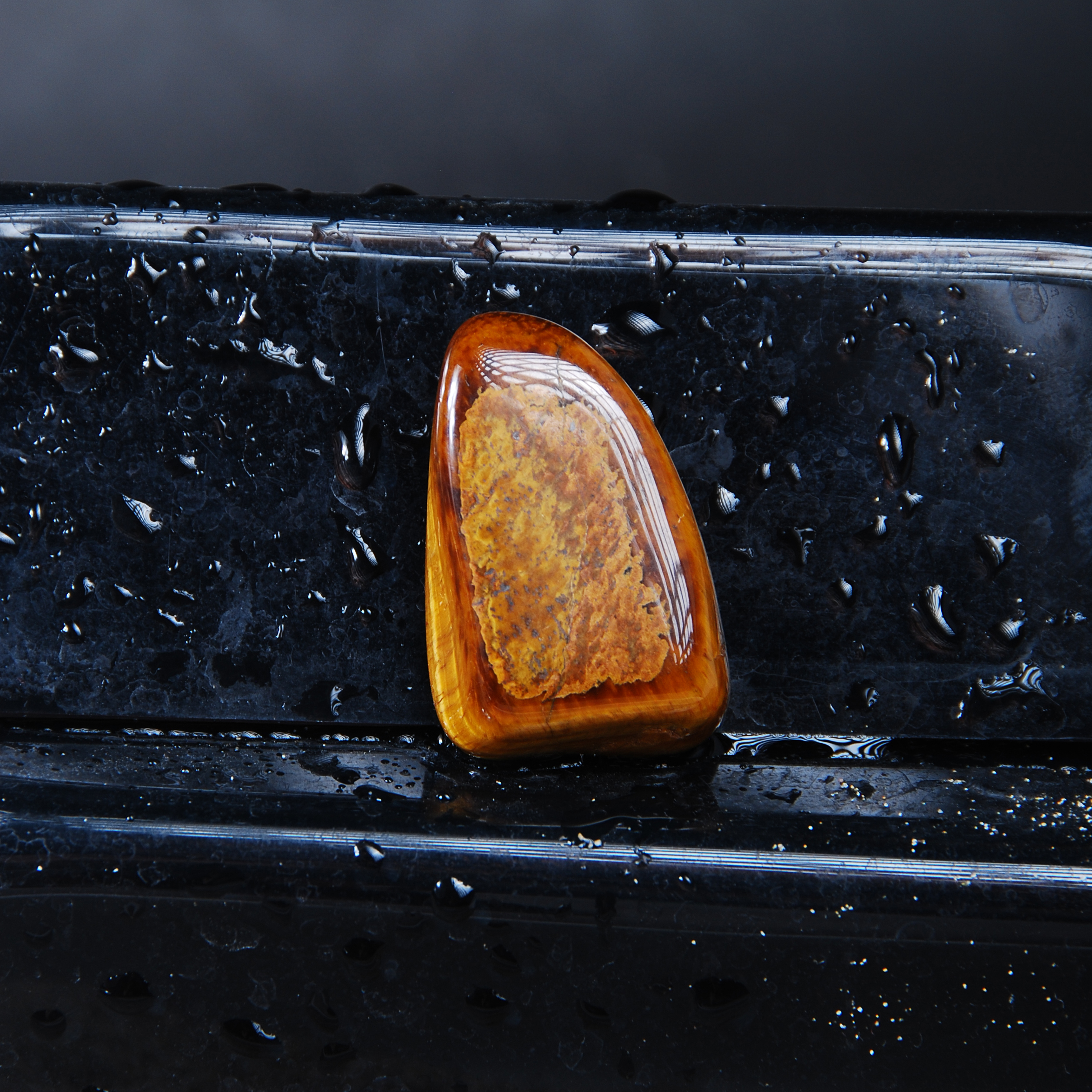 سنگ راف چشم ببر طلایی طبیعی دفرمه 18.01 گرم