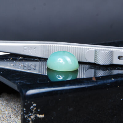 نگین عقیق سبز فسفری طبیعی بیضی 2.58گرم