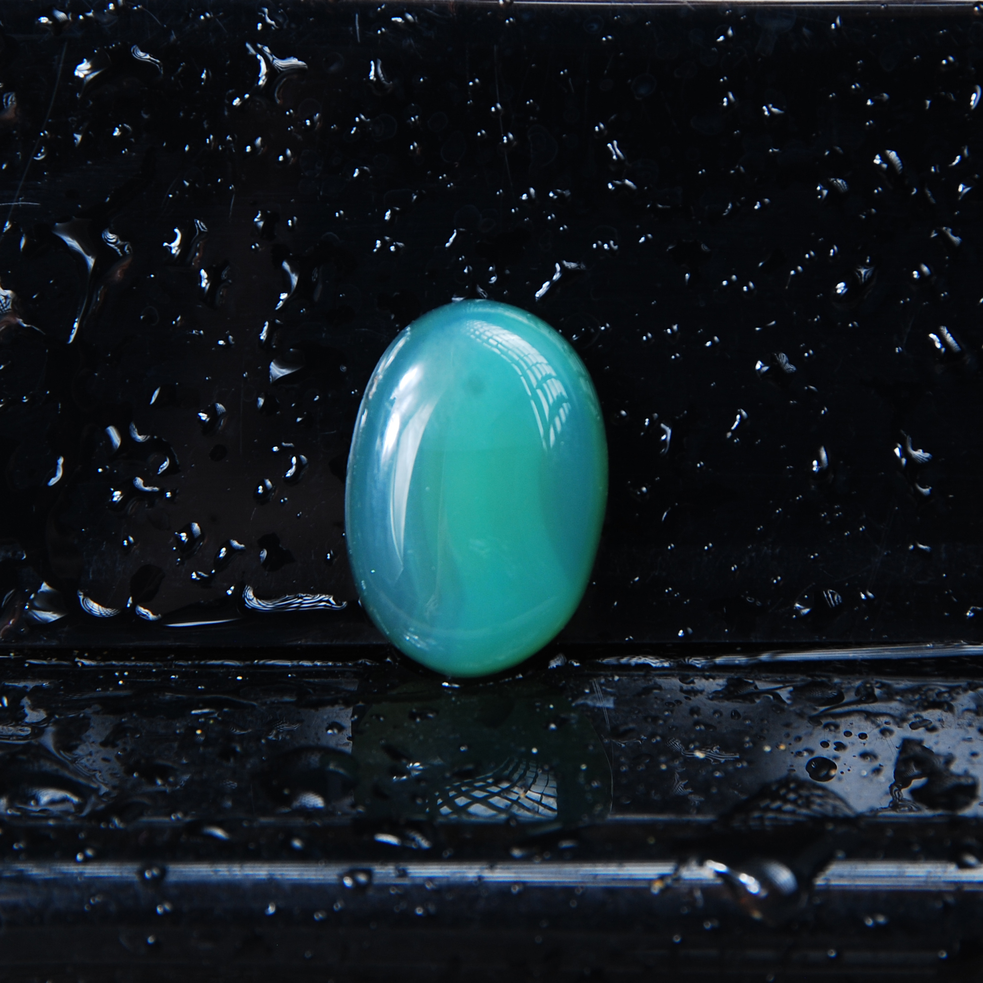 DSC_6726 نگین عقیق سبز کاهویی طبیعی بیضی 4.35گرم