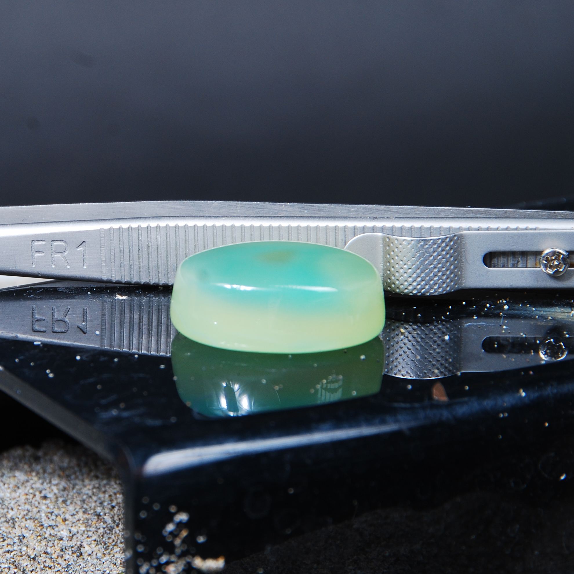 DSC_6750 نگین عقیق سبز کاهویی طبیعی بیضی 7.35گرم