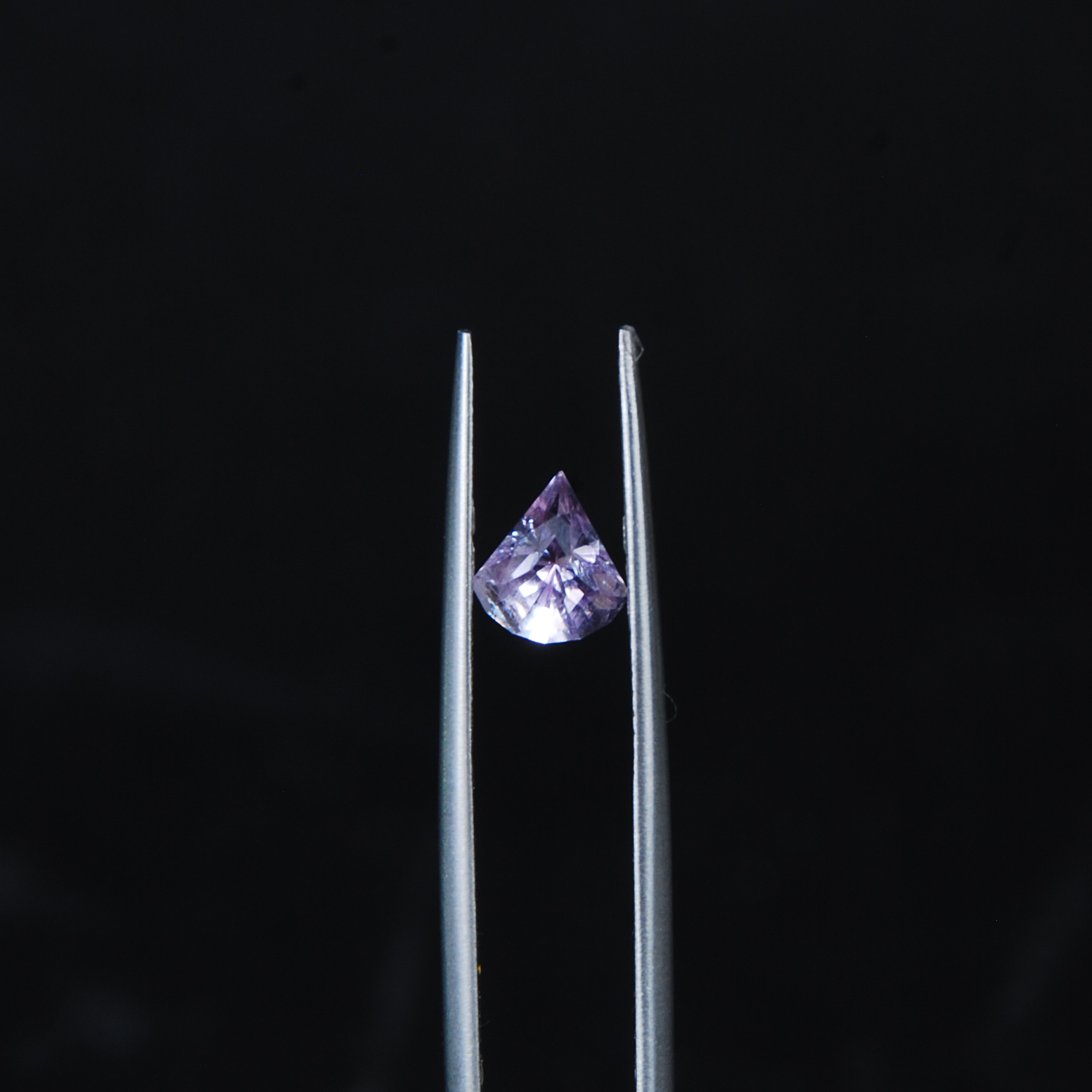 DSC_7057 آمیتیست یاسی جواهری(فانتزی کات)3.15 قیراط