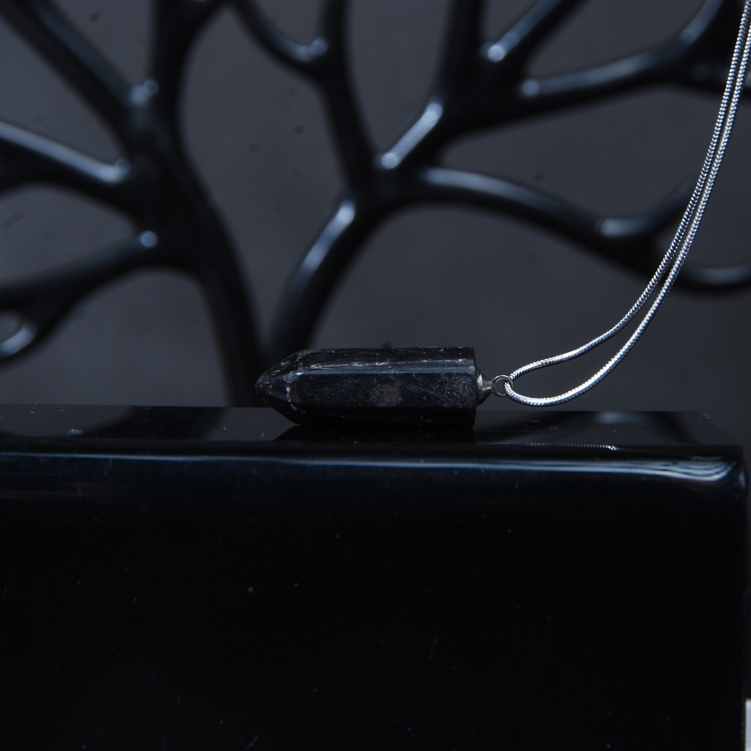 گردنبند سنگ اونیکس همراه با زنجیر استیل 5.92گرم