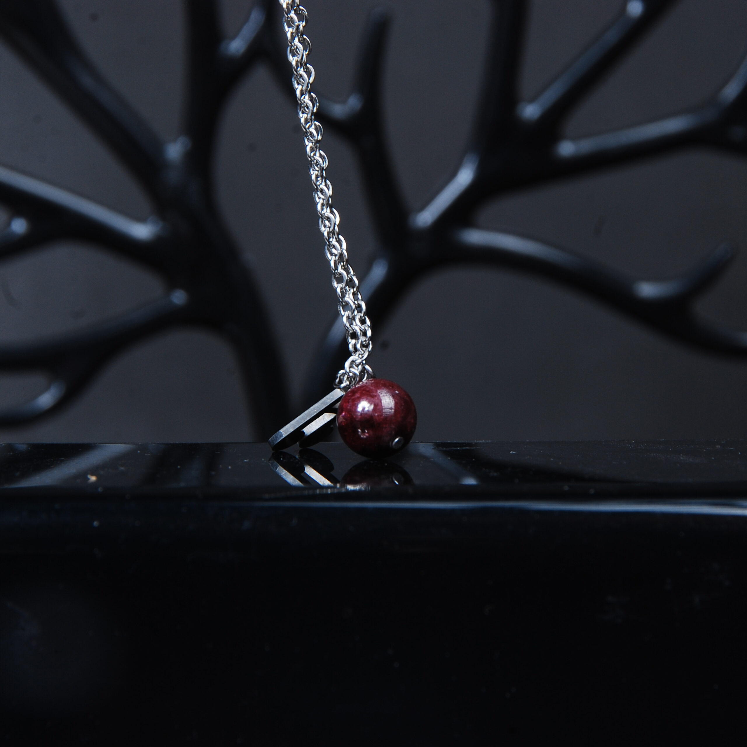 آویز ساعت سنگ گارنت و آویز نت (با زنجیر استیل رنگ ثابت )