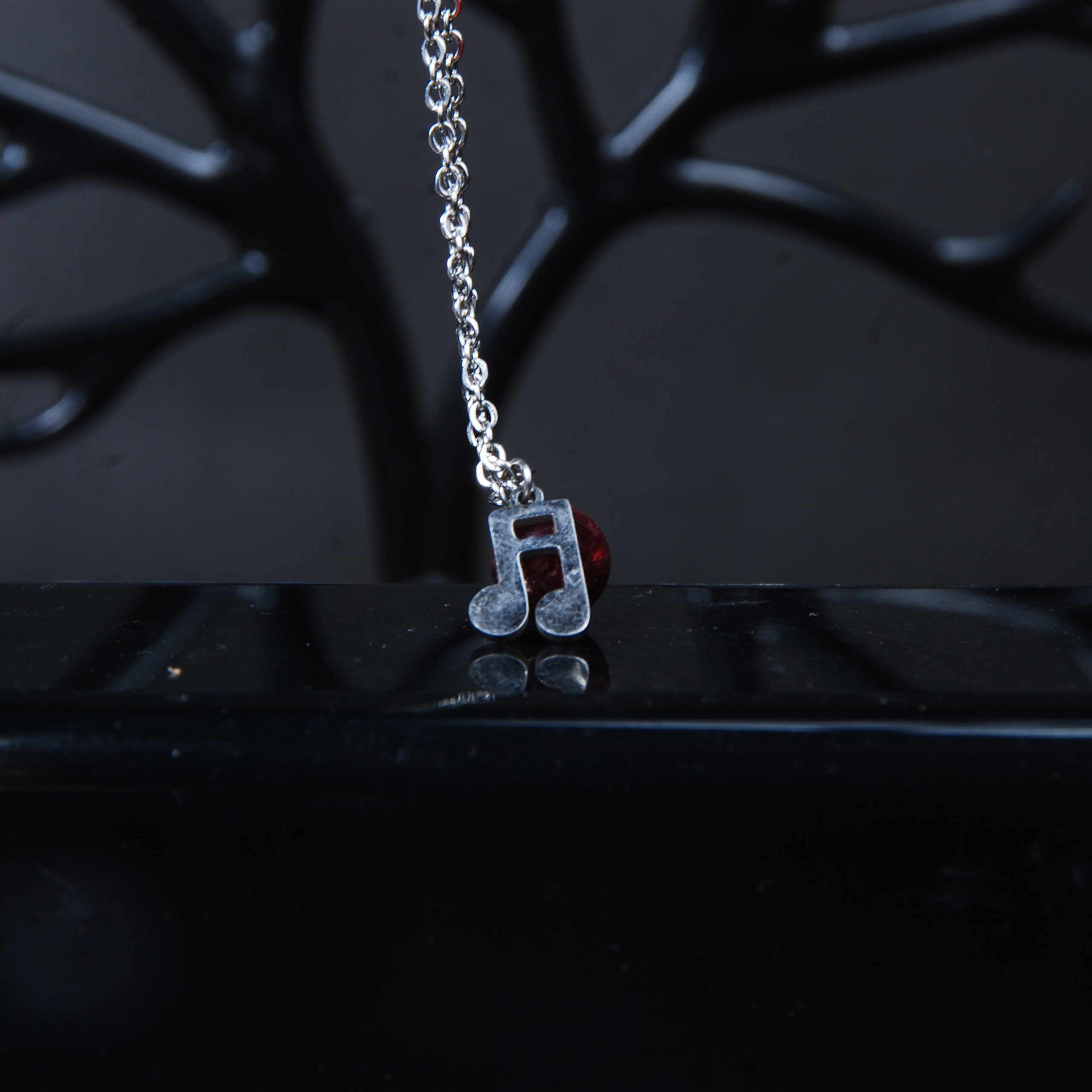 آویز ساعت سنگ گارنت و آویز نت (با زنجیر استیل رنگ ثابت )