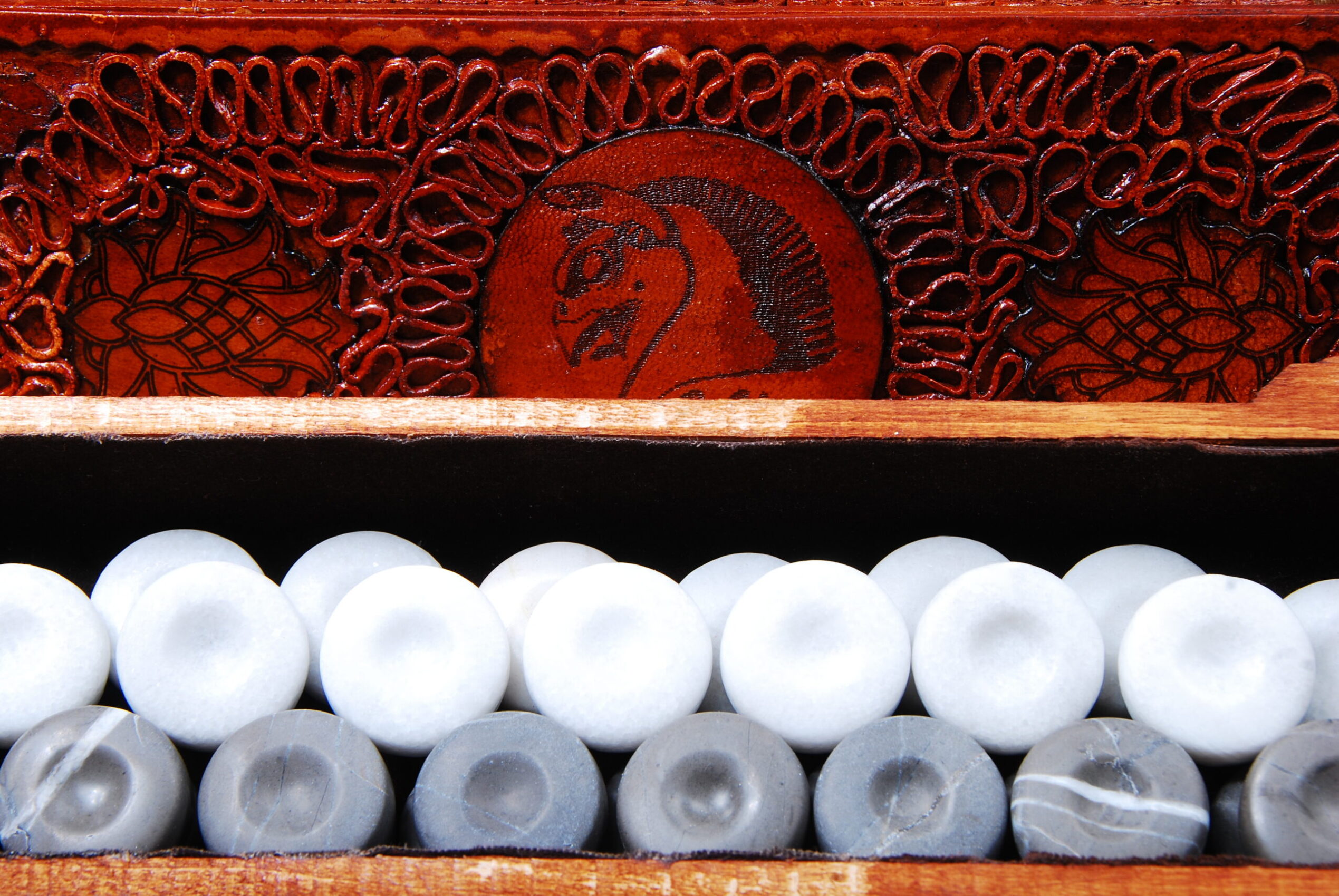 DSC_8322 مهره تخته نرد از جنس سنگ (دستساز )