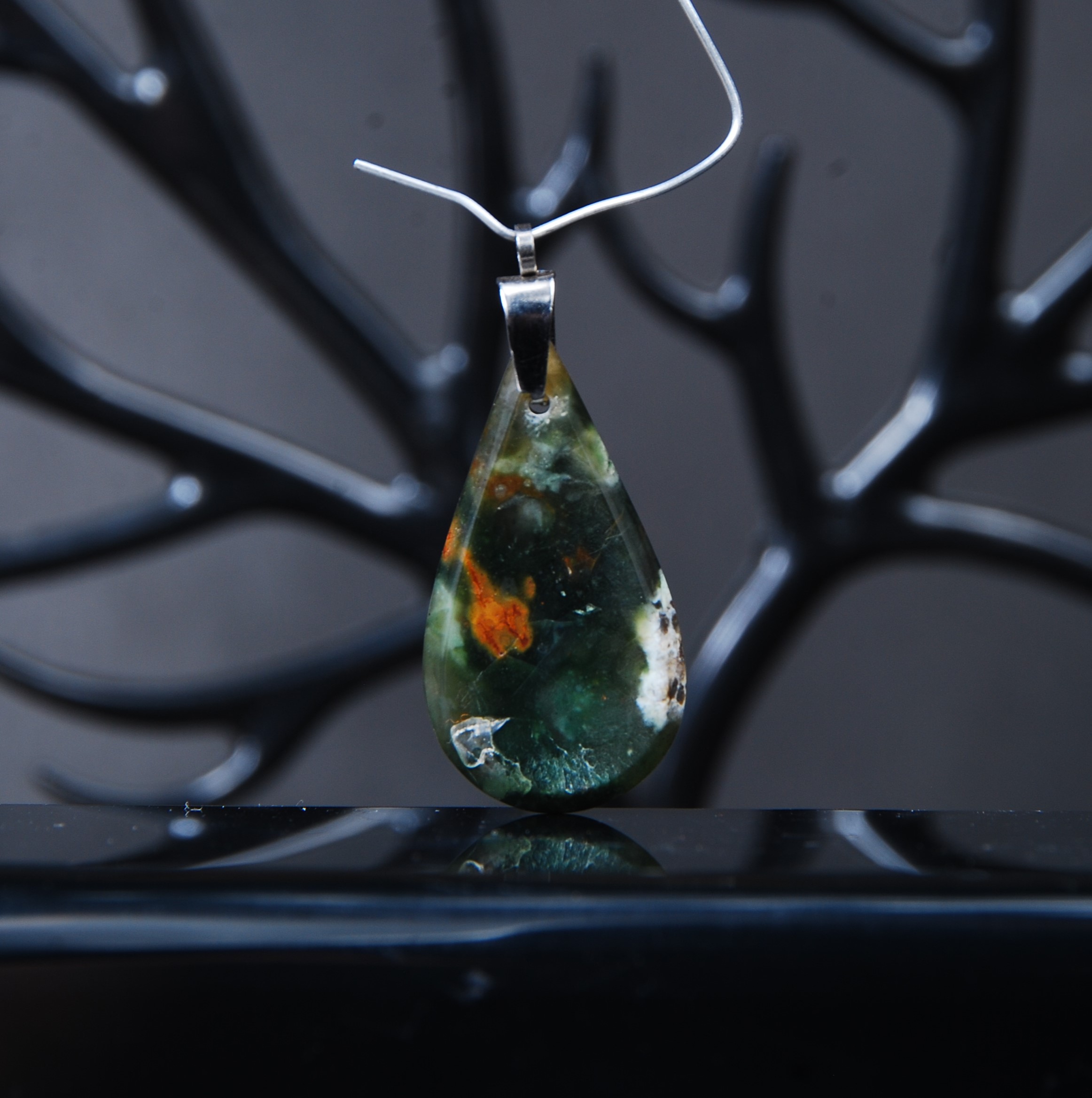 DSC_8359 گردنبند عقیق سبز اشک 3.27گرم