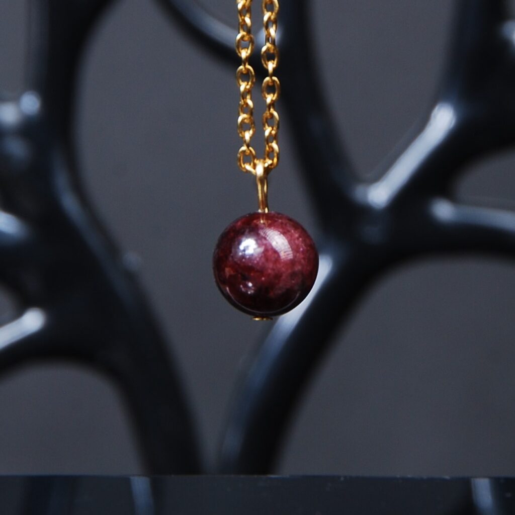 گردنبند سنگ گارنت گوی (با زنجیر استیل رنگ ثابت )