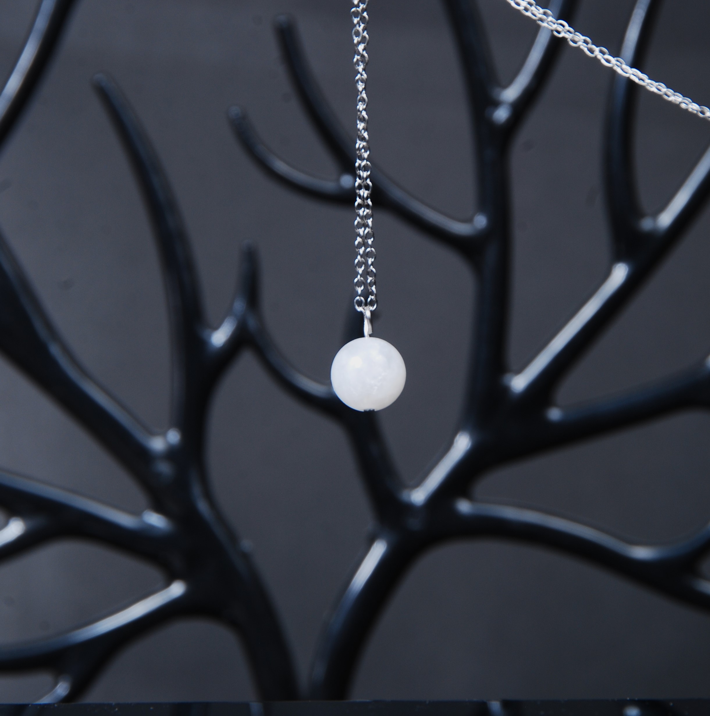 DSC_8370 گردنبند سنگ مون استون 5.50 (با زنجیر استیل رنگ ثابت )