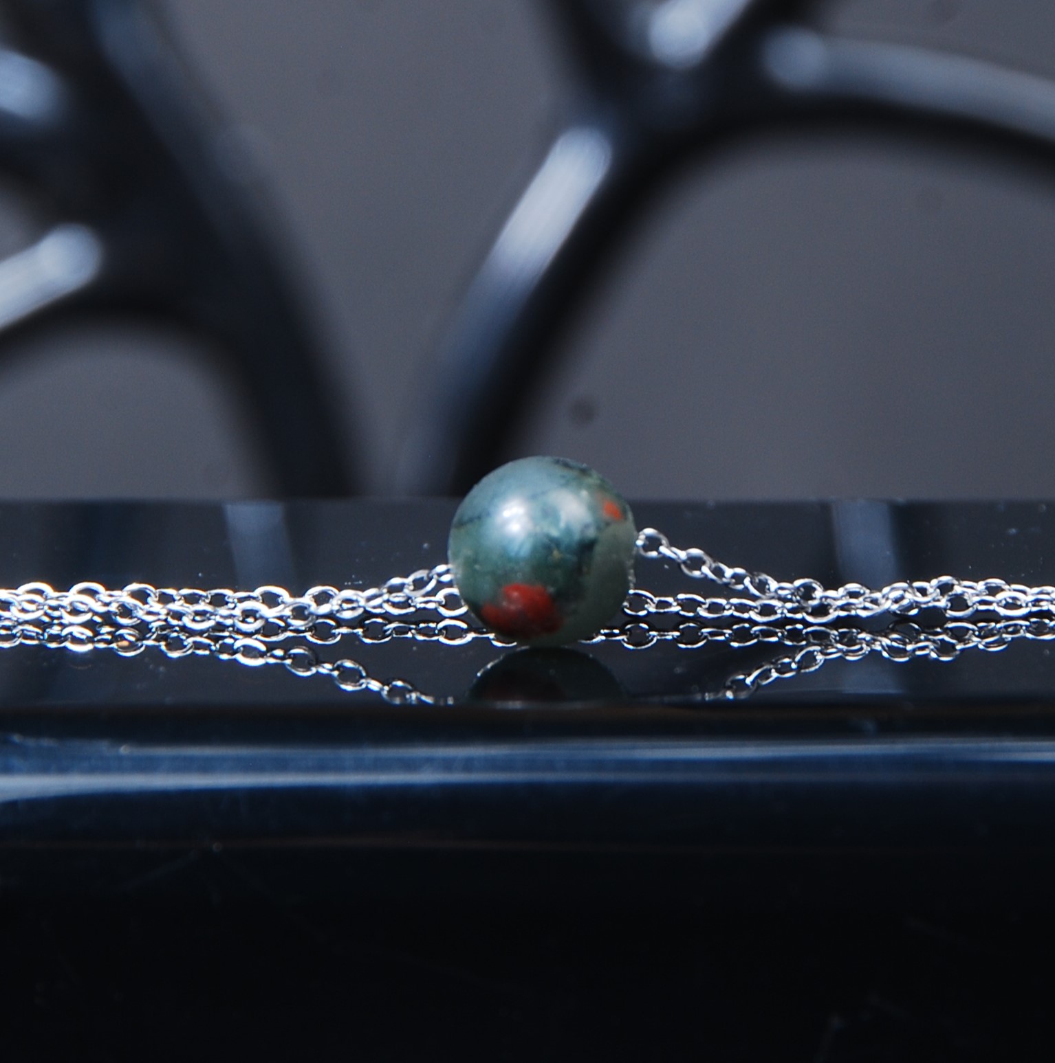 DSC_83741 گردنبند سنگ خون کروی 3.99 گرم (با زنجیر استیل رنگ ثابت )