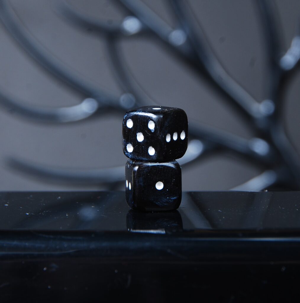 تاس استخوان شاخ گاومیش مشکی اصل تراش دست 6گرمی