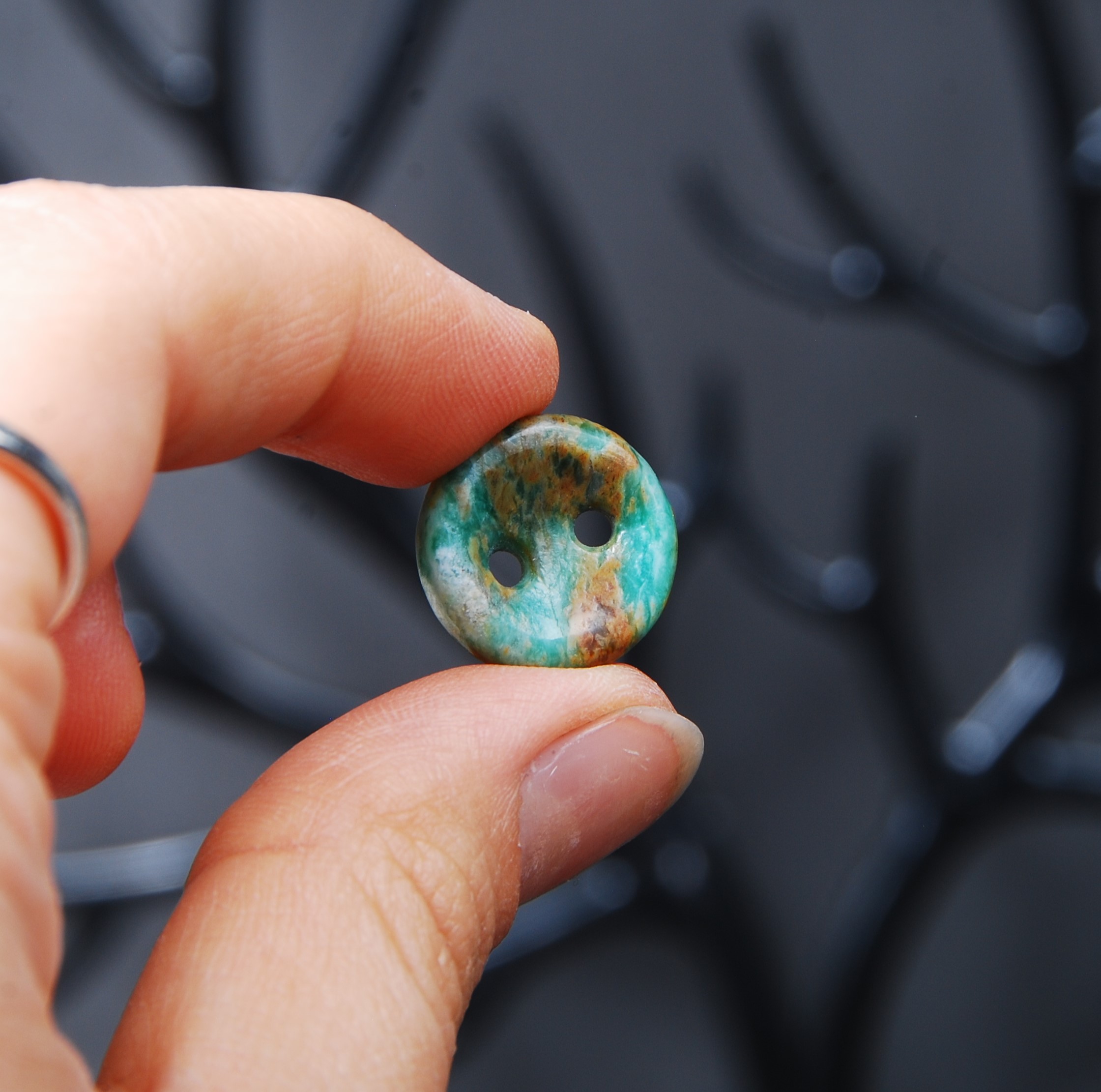 DSC_8627 دکمه سنگی آمازونیت طبیعی گرد 1.71گرم