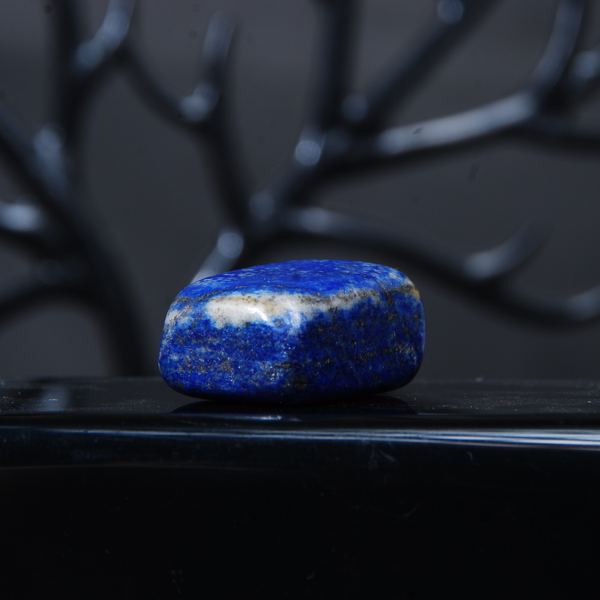 DSC_8787 سنگ لاجورد پیریت دار دفرمه 18.28گرم