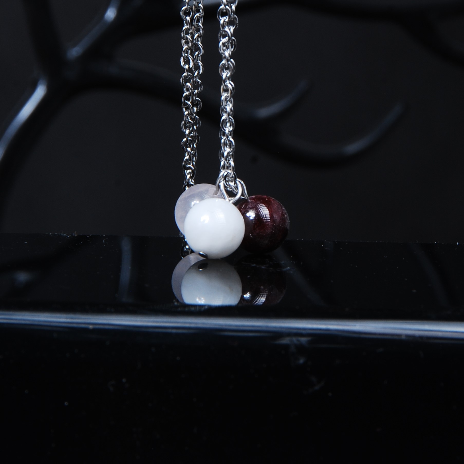 DSC_8844 گردنبند رزکوارتز و گارنت و مون استون 5.30گرم