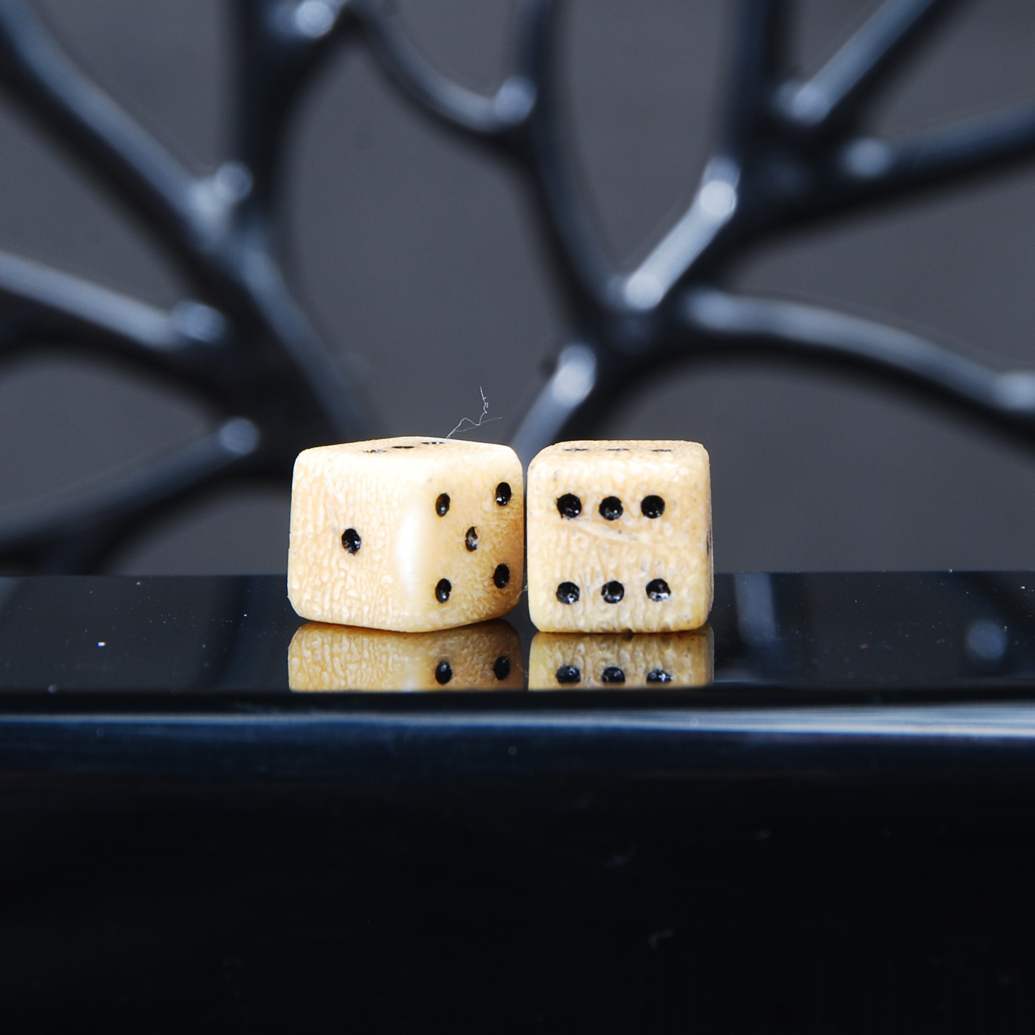 DSC_8897 تاس استخوان شتر اصل تراش دست 3.66گرمی