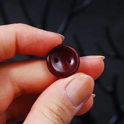 دکمه عقیق شجر قرمز 1.05گرم