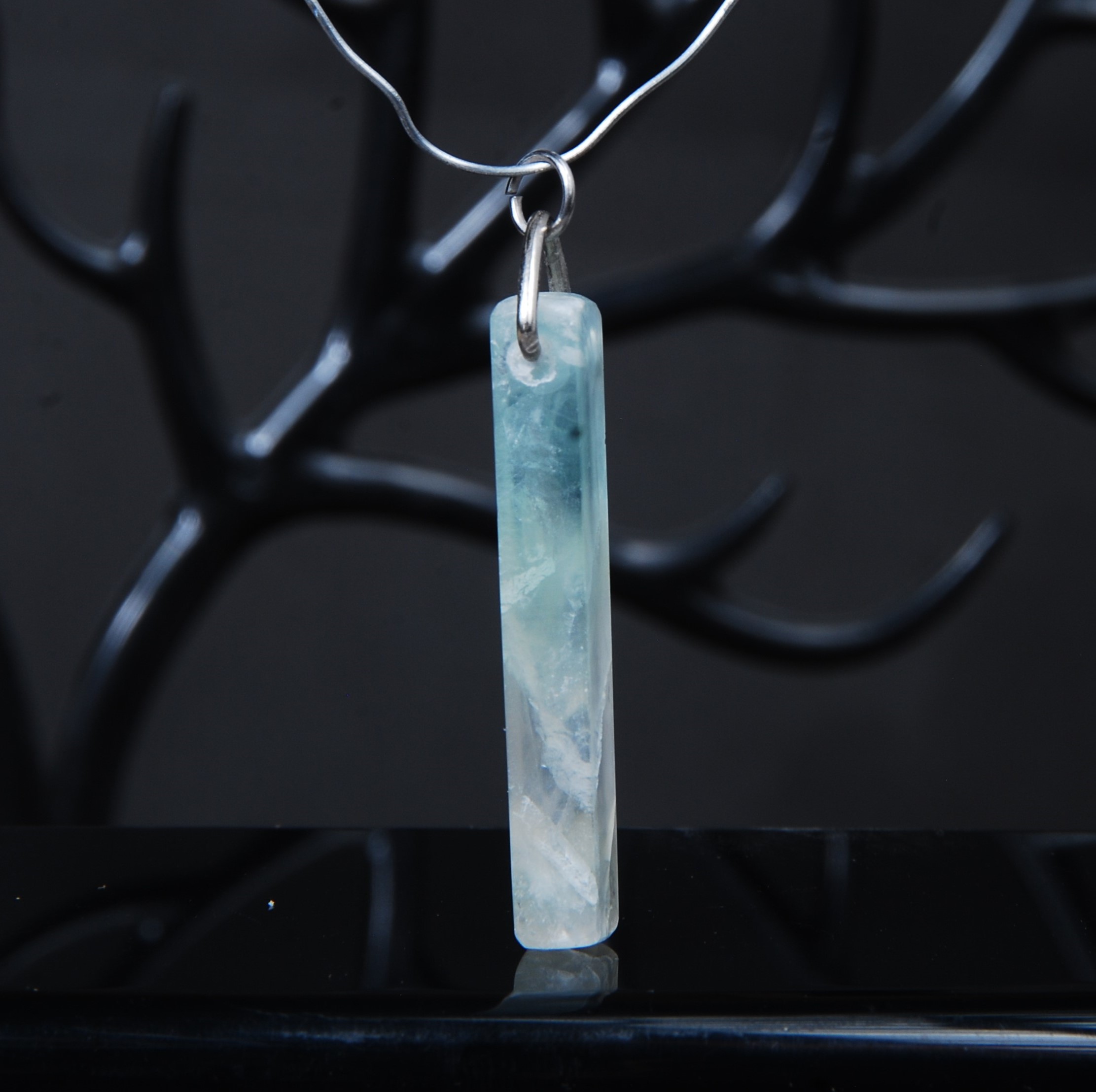 DSC_9112 گردنبند فلوریت طبیعی سبز آبی مستطیلی 6.37گرم