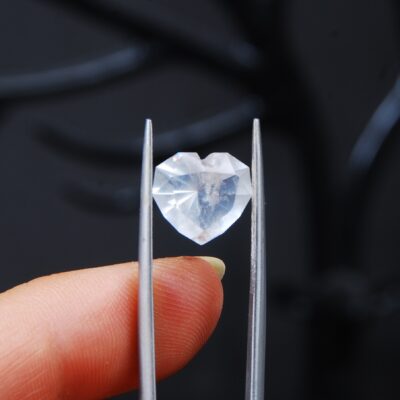 نگین کوارتز طبیعی جواهری تراش قلبی4.15 قیراط