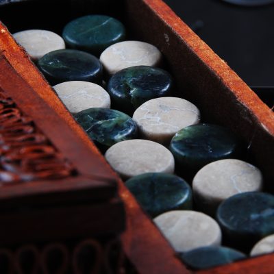 ست مهره تخته نرد دست‌ساز (سایز ۴۰) | تلفیق سنگ سرپانتین و مرمریت اصل